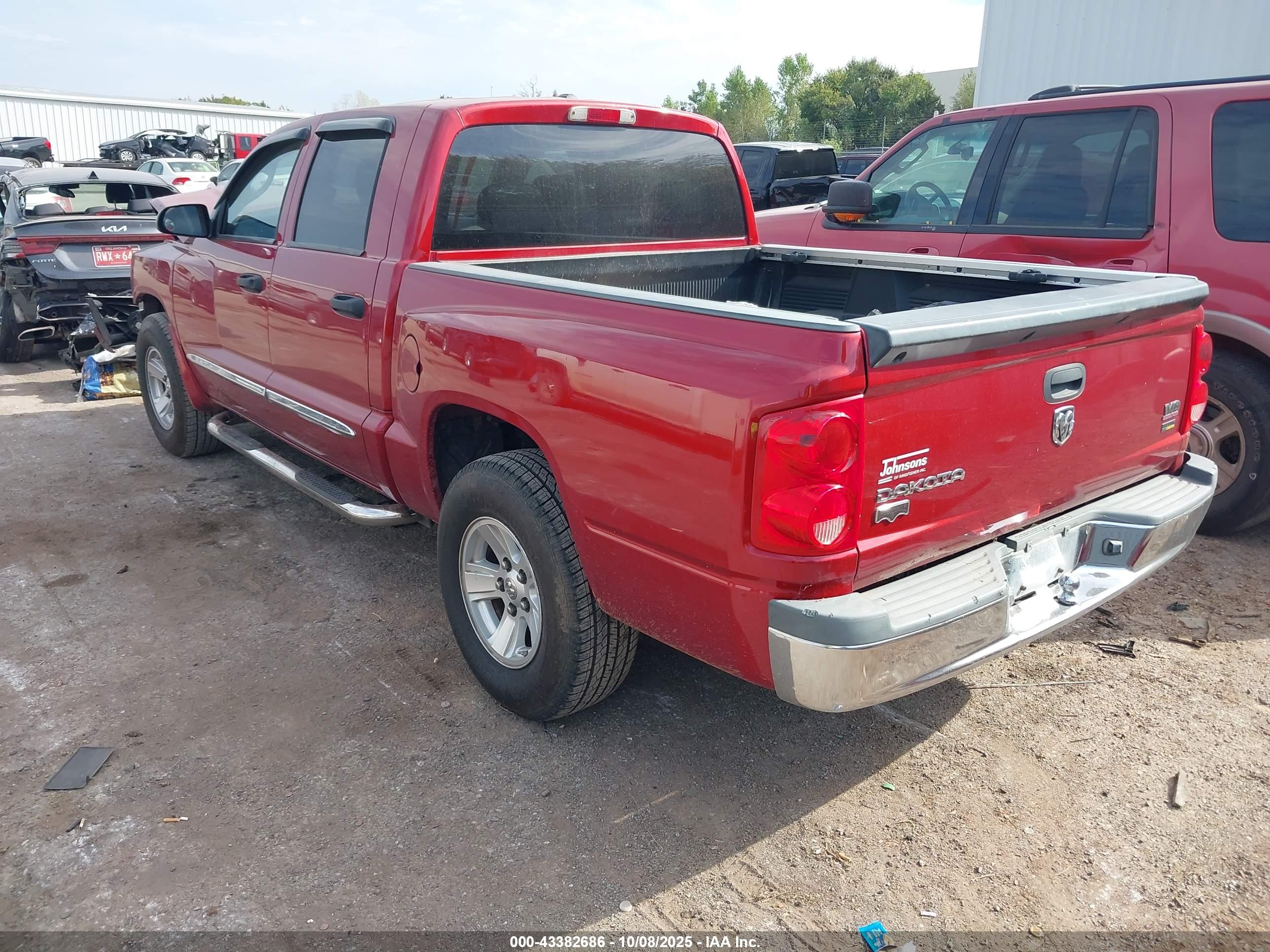DODGE DAKOTA image 3
