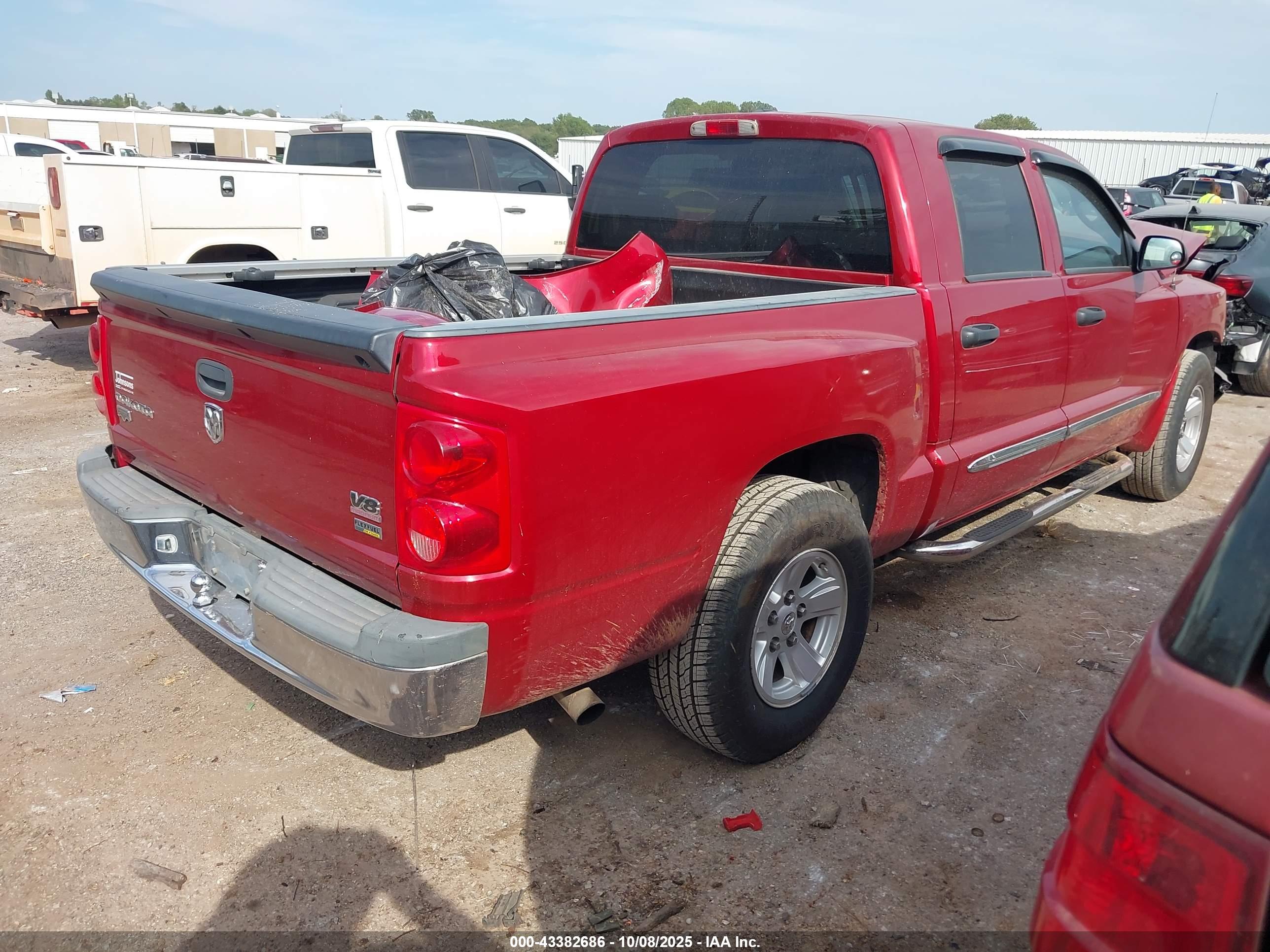 DODGE DAKOTA image 4