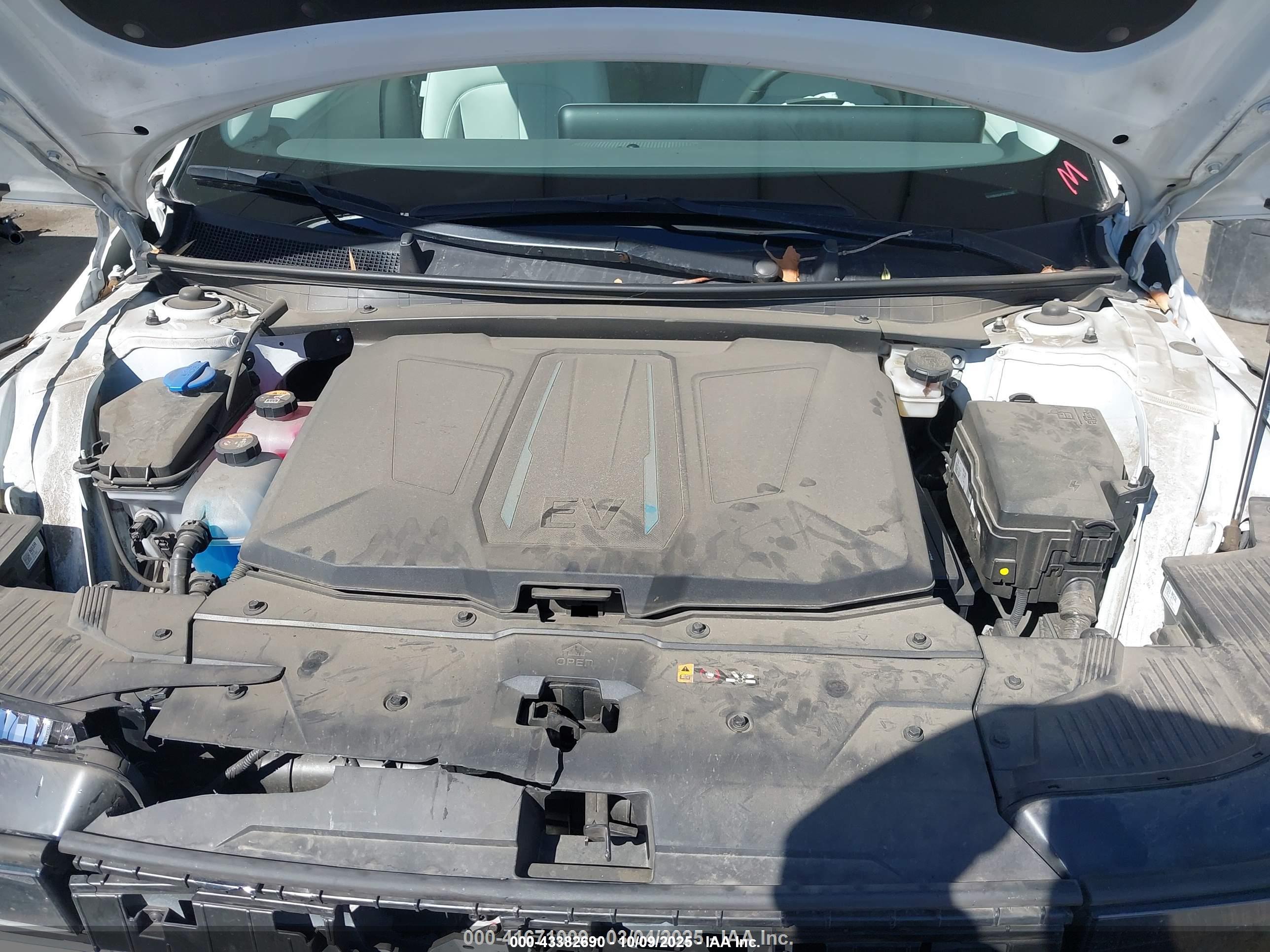 HYUNDAI IONIQ image 10