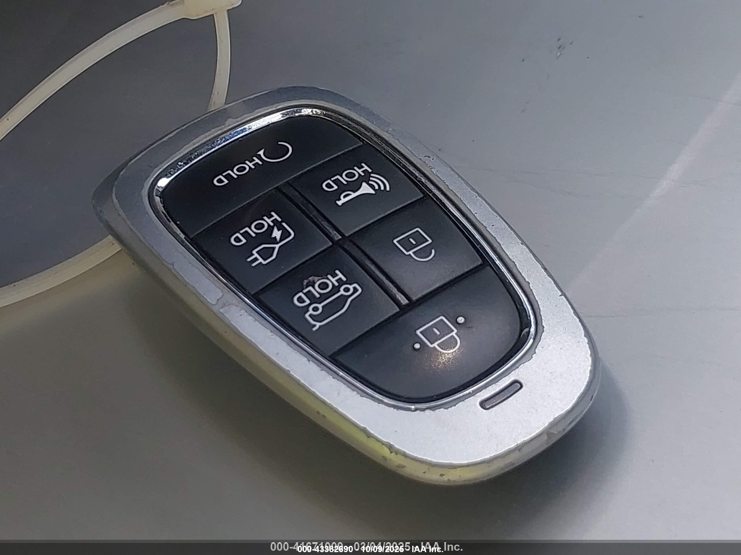 HYUNDAI IONIQ image 11