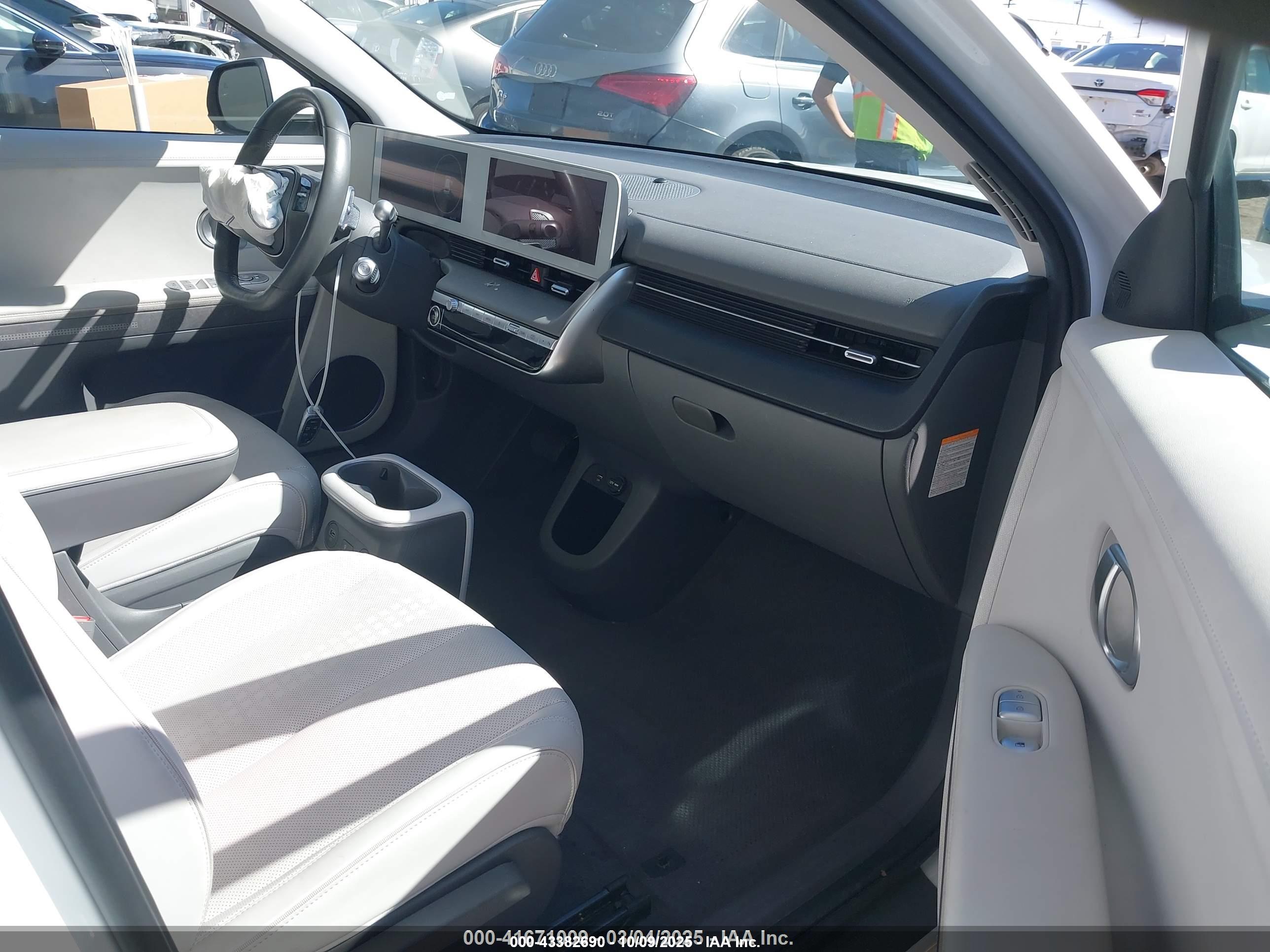 HYUNDAI IONIQ image 5