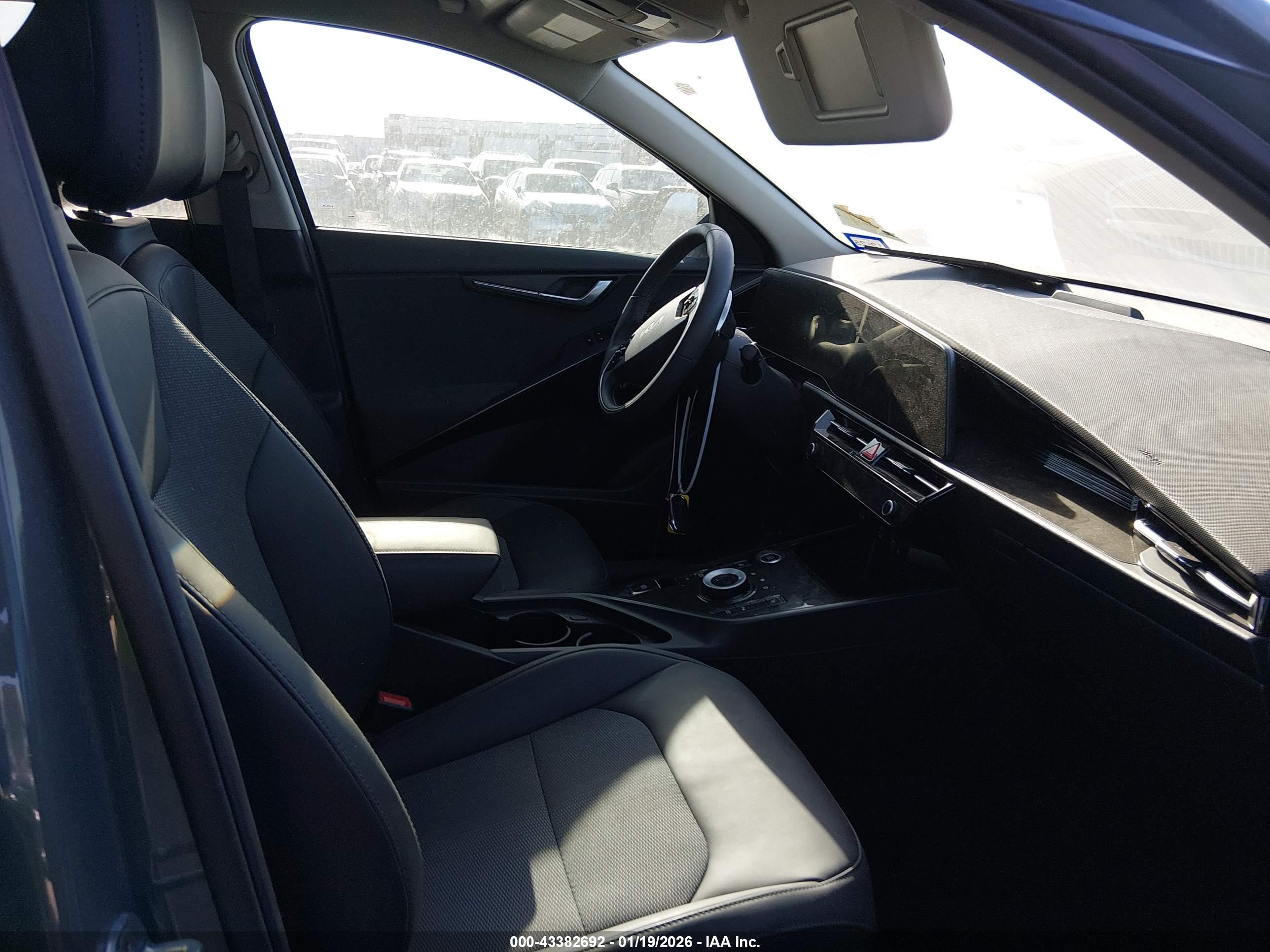 KIA NIRO image 5