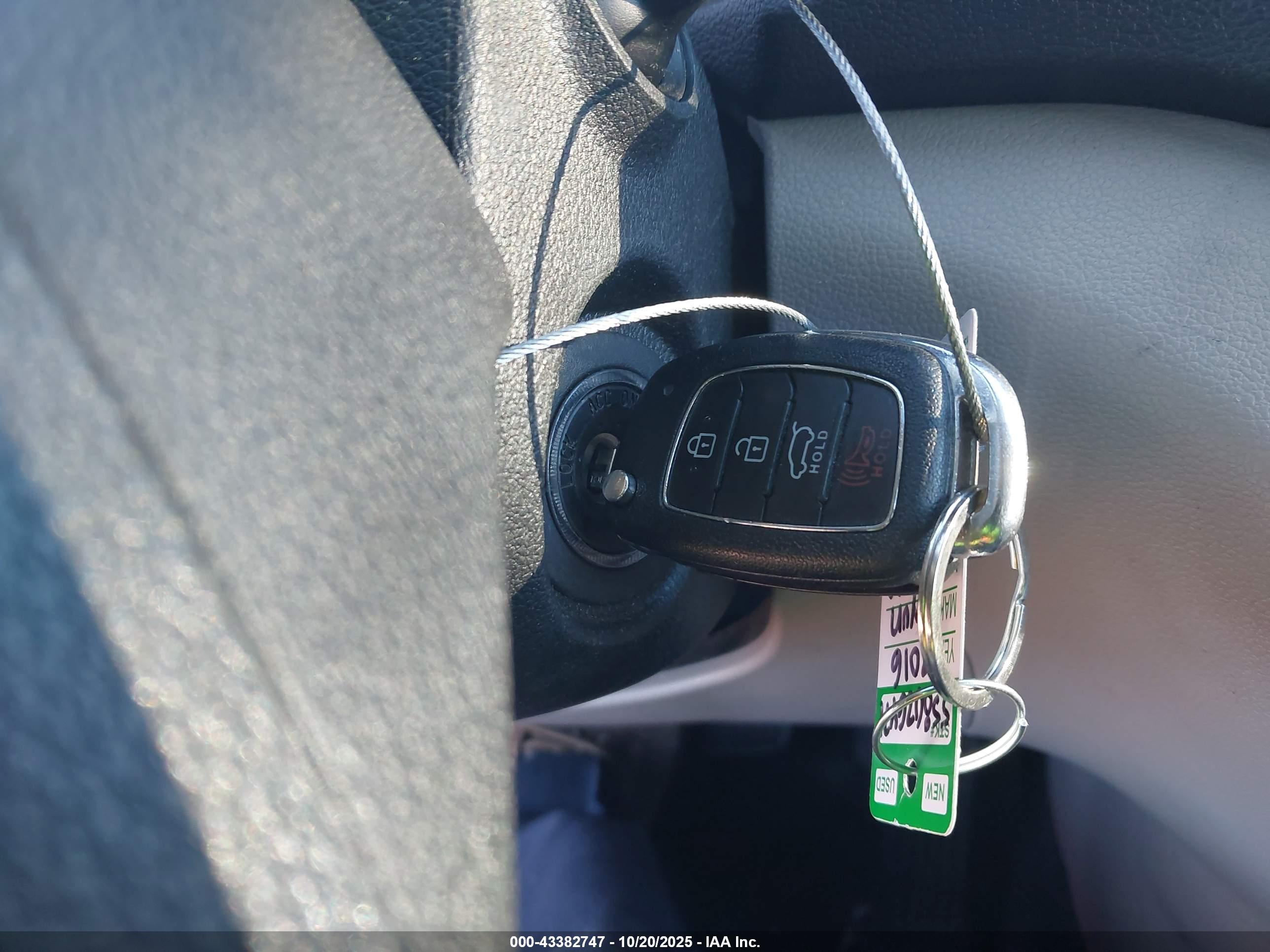 HYUNDAI TUCSON image 11