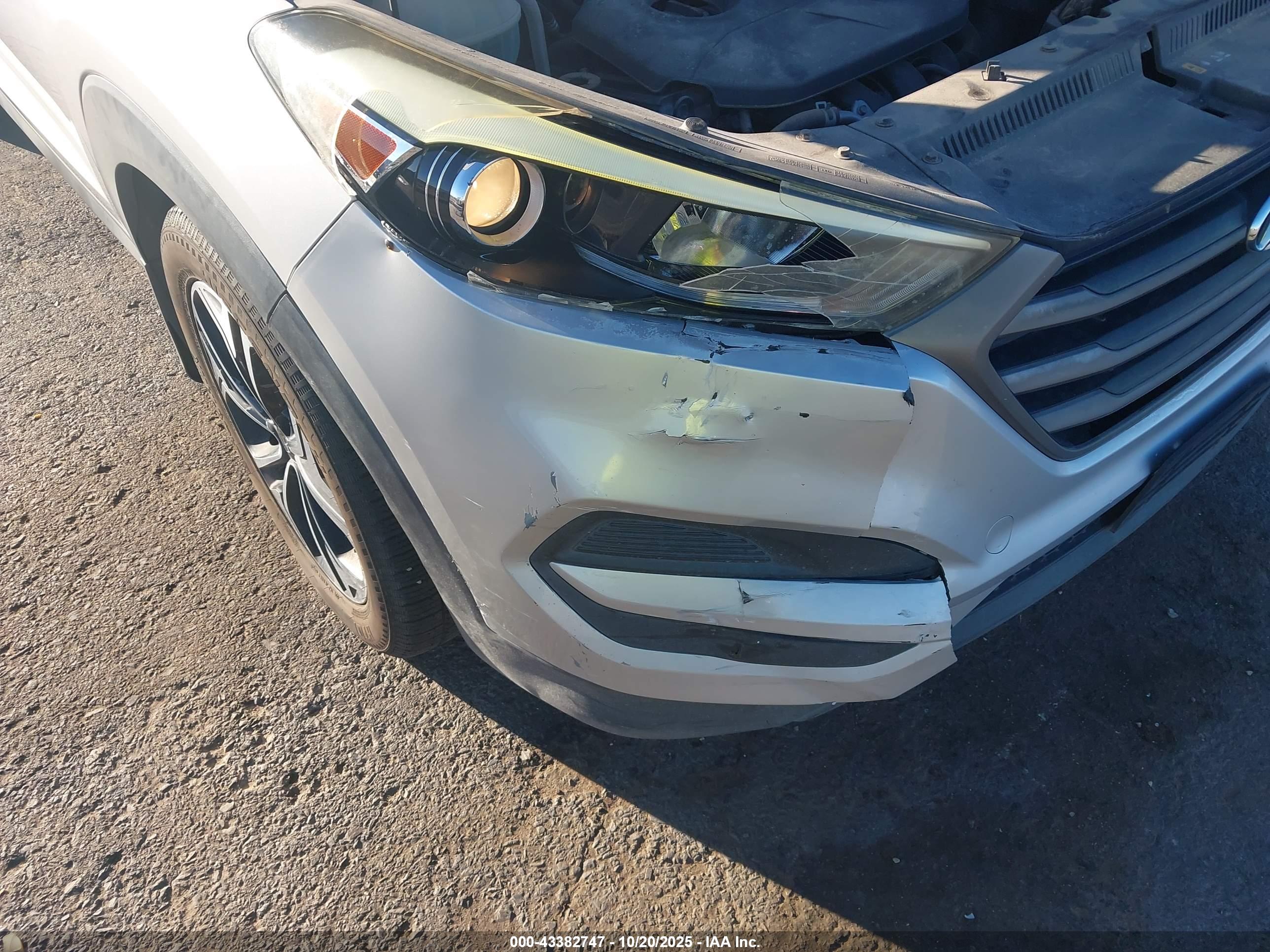 HYUNDAI TUCSON image 6