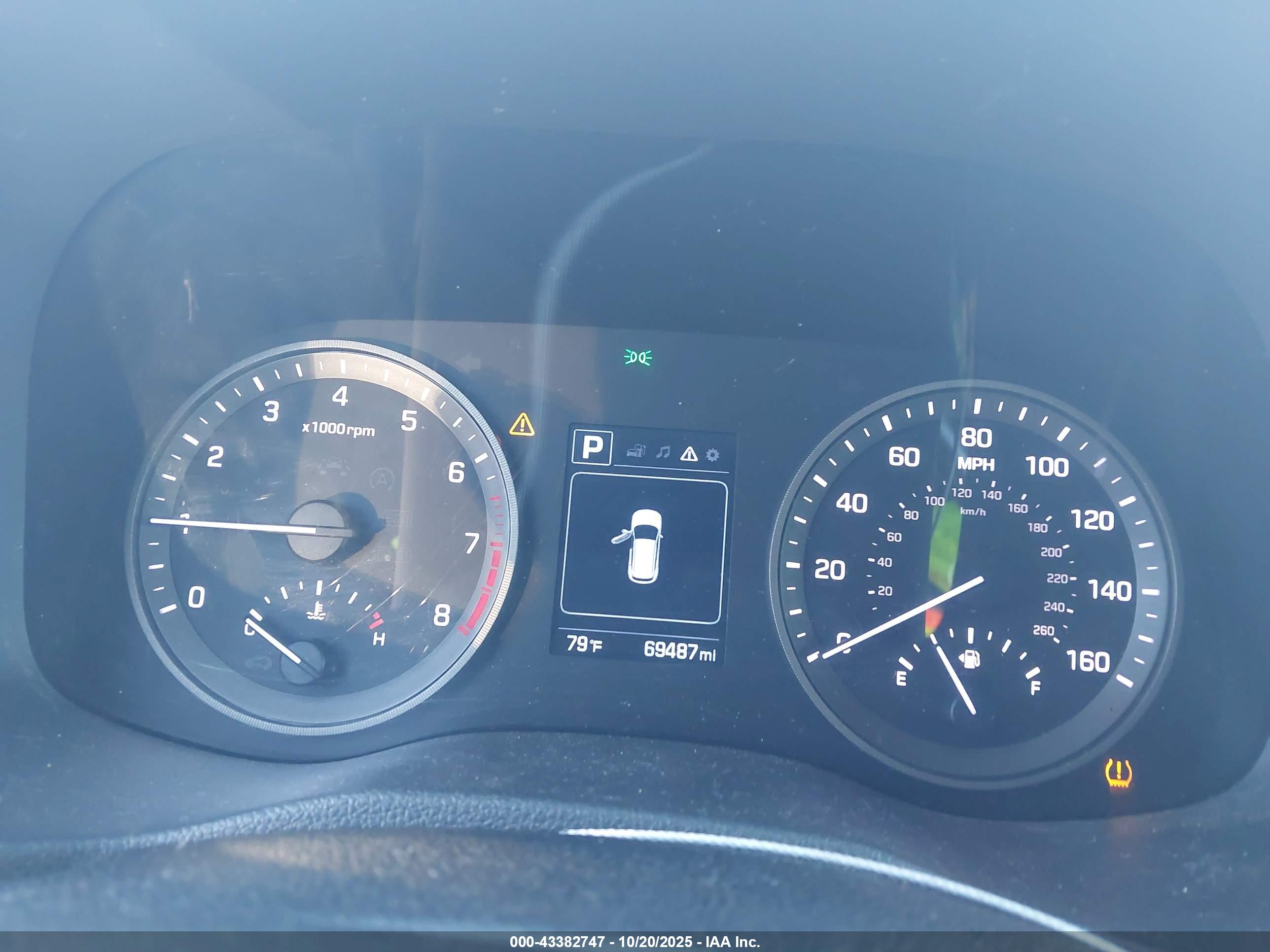 HYUNDAI TUCSON image 7