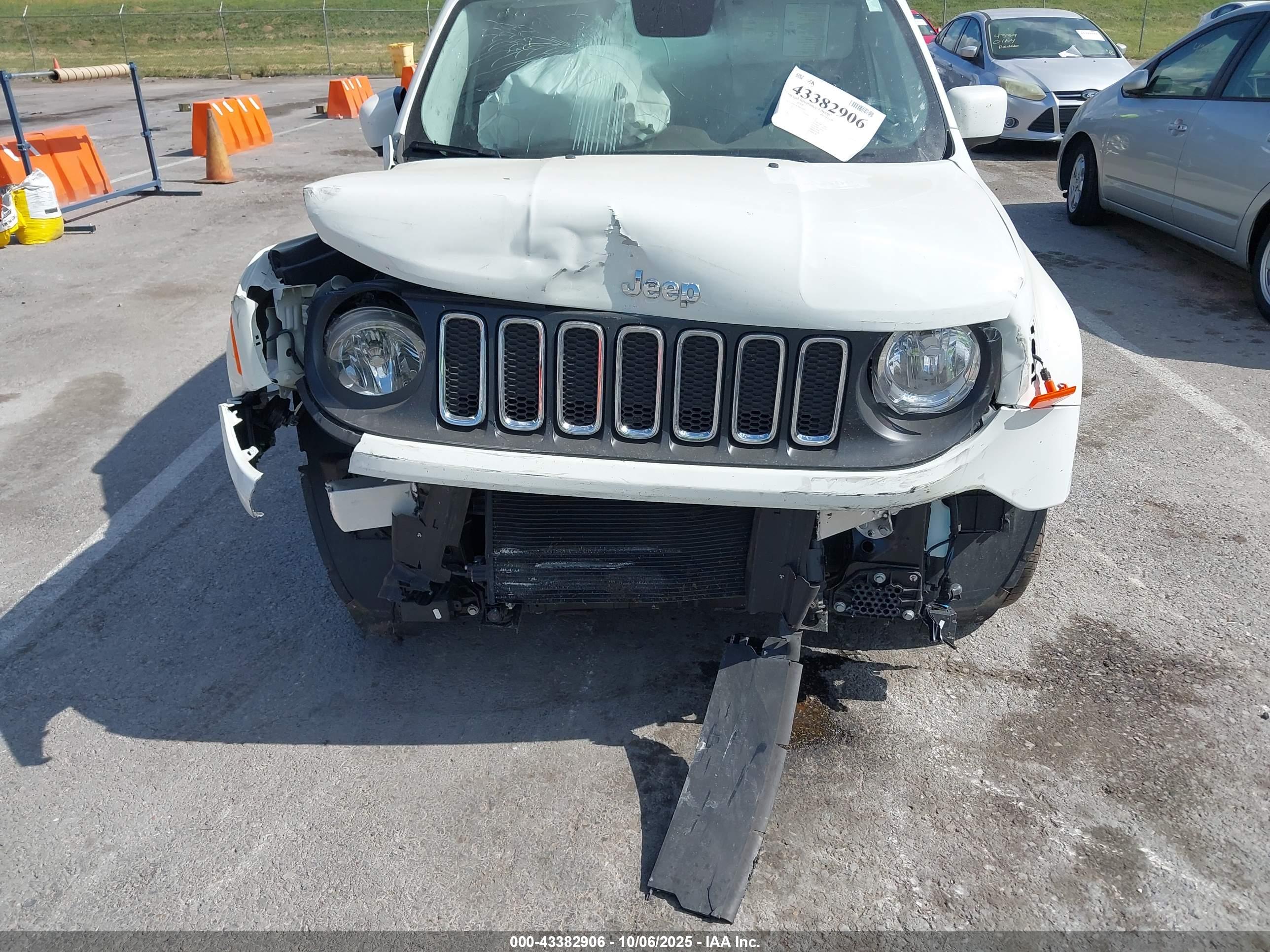 JEEP RENEGADE image 6