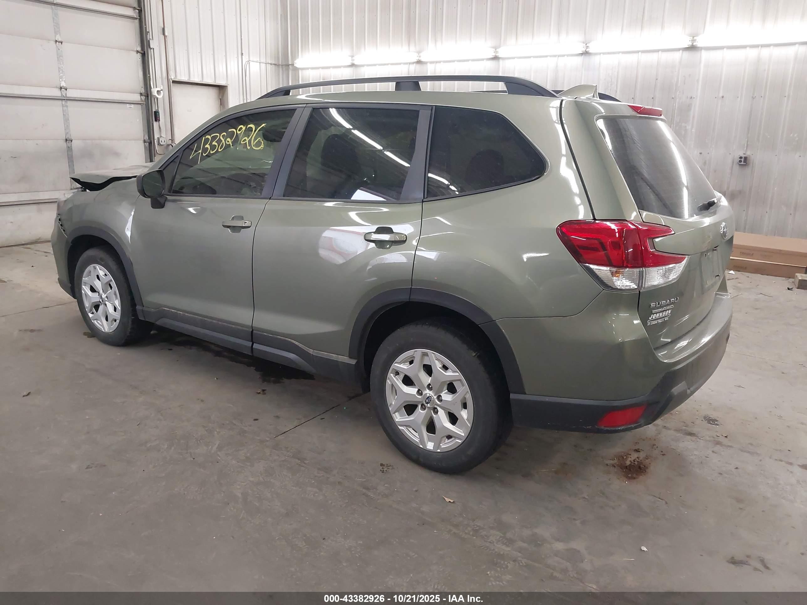 SUBARU FORESTER image 3