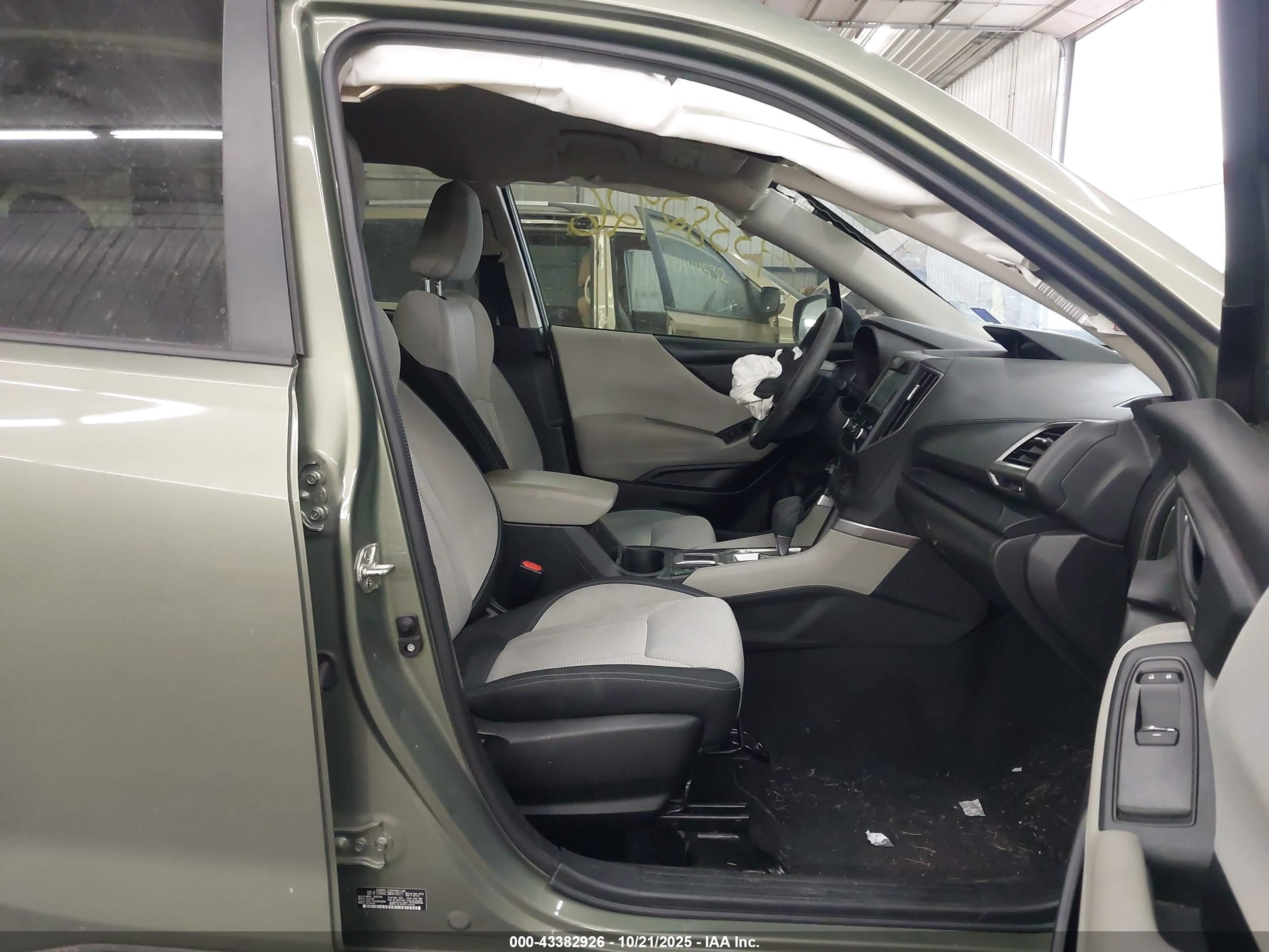 SUBARU FORESTER image 5