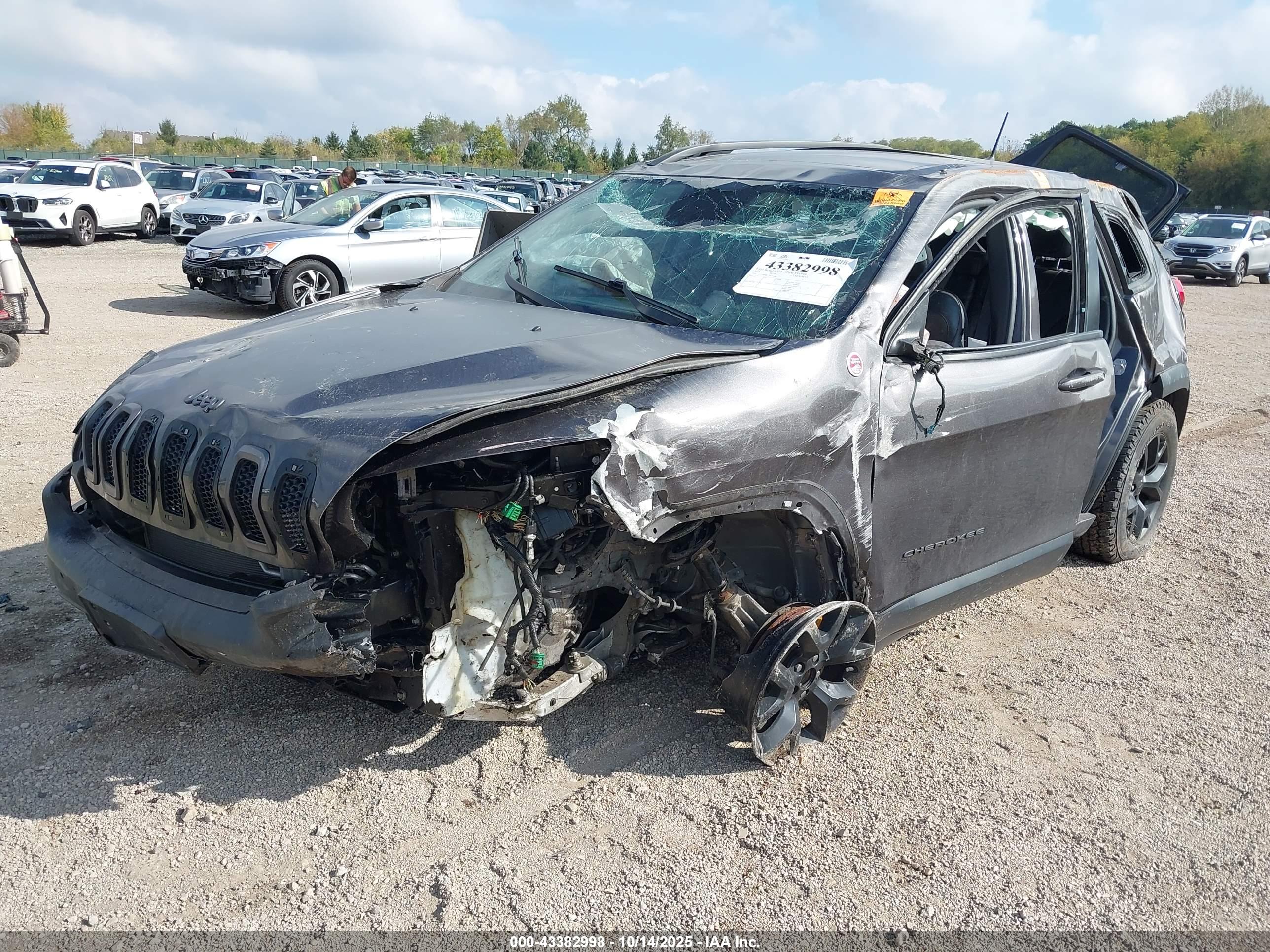 JEEP CHEROKEE image 2