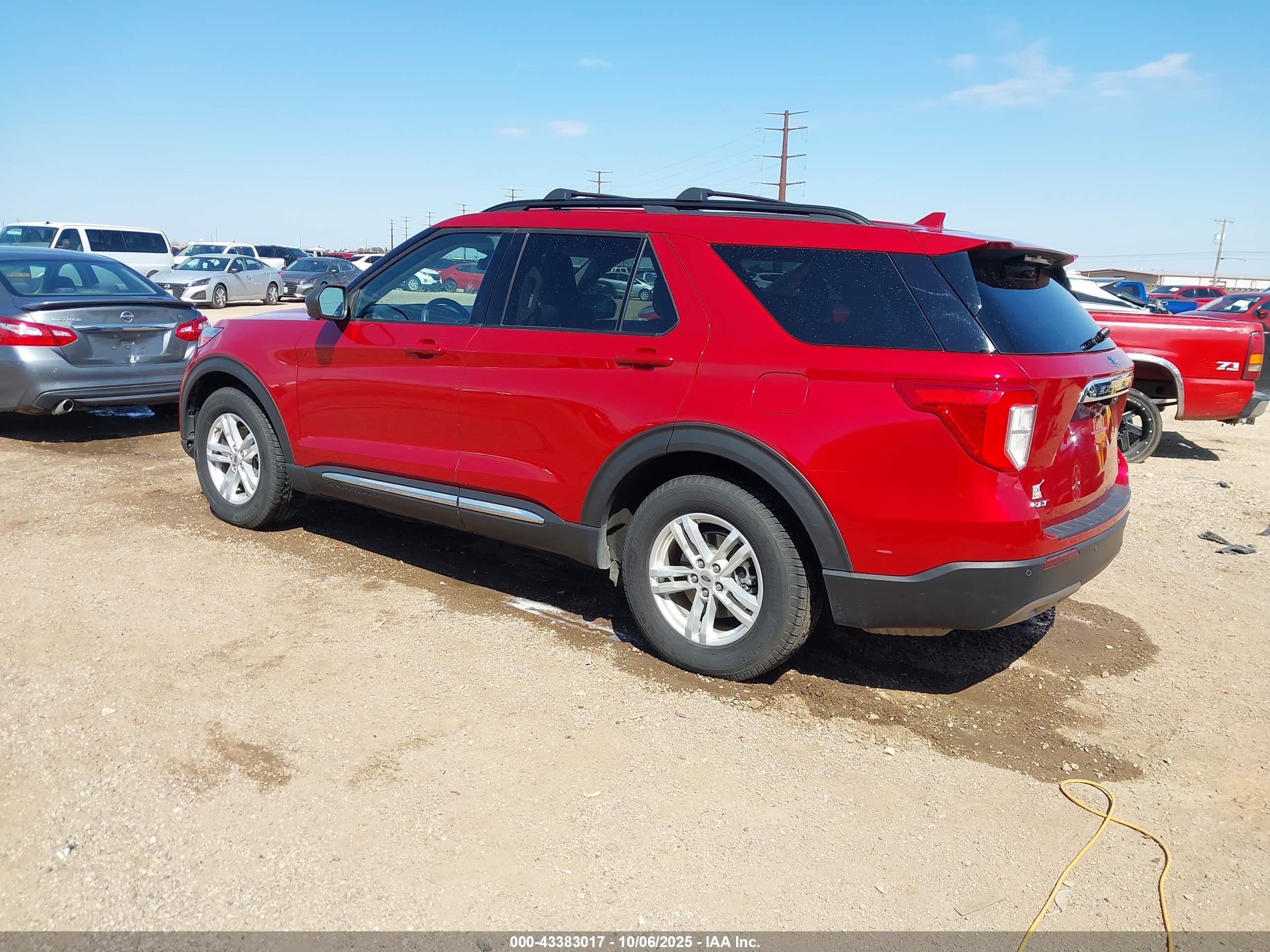 FORD EXPLORER image 3
