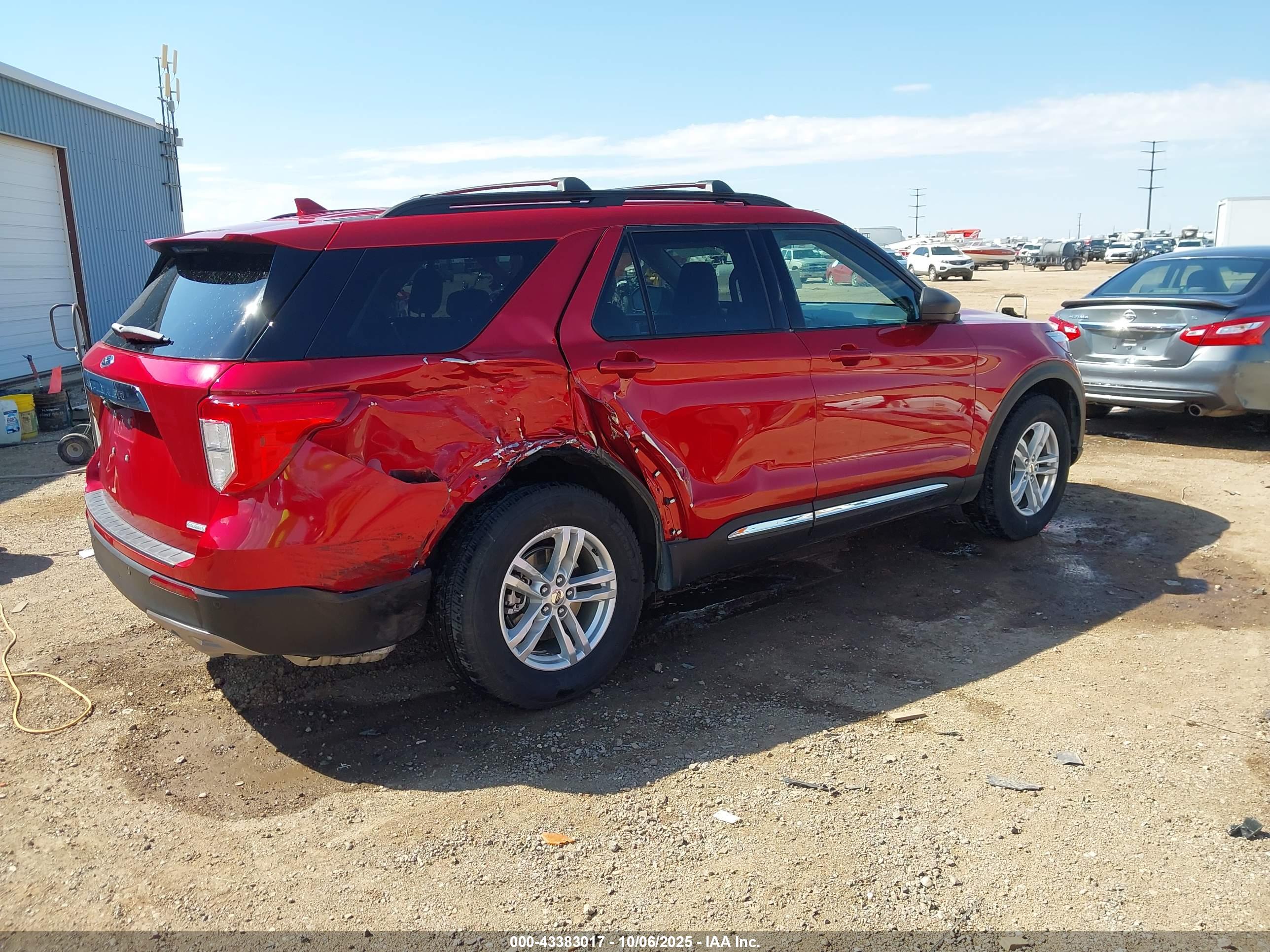 FORD EXPLORER image 4
