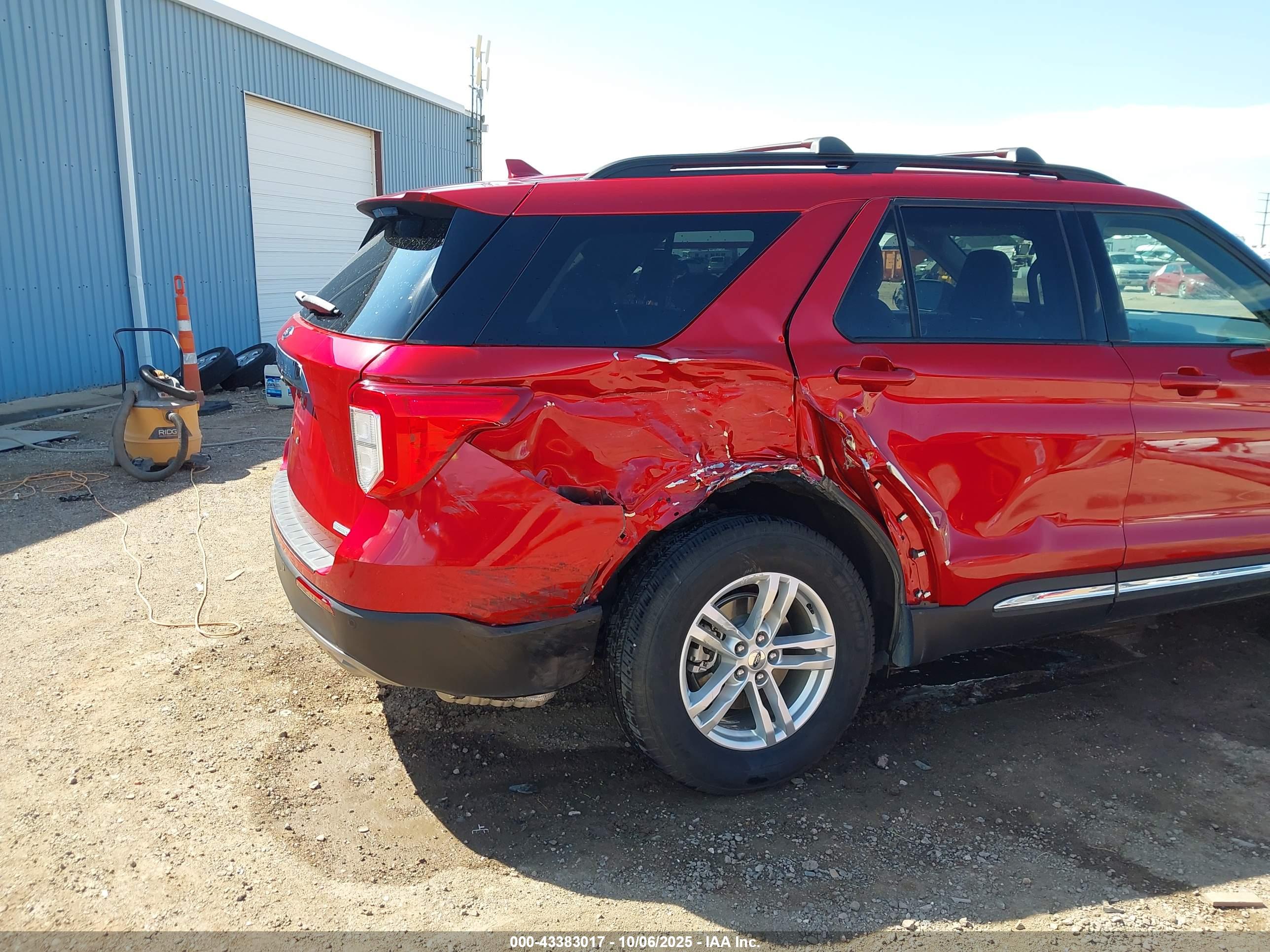 FORD EXPLORER image 6