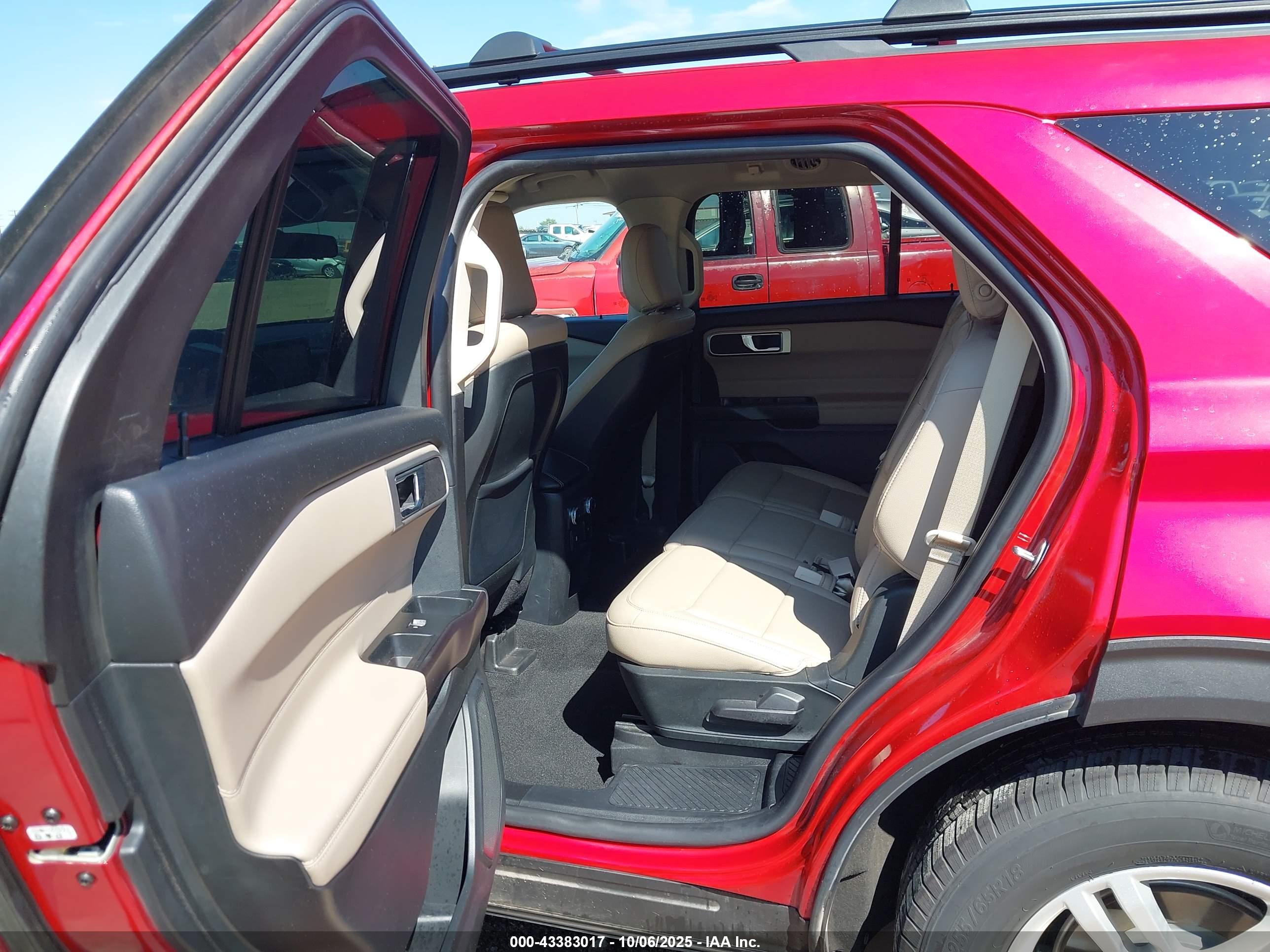 FORD EXPLORER image 8