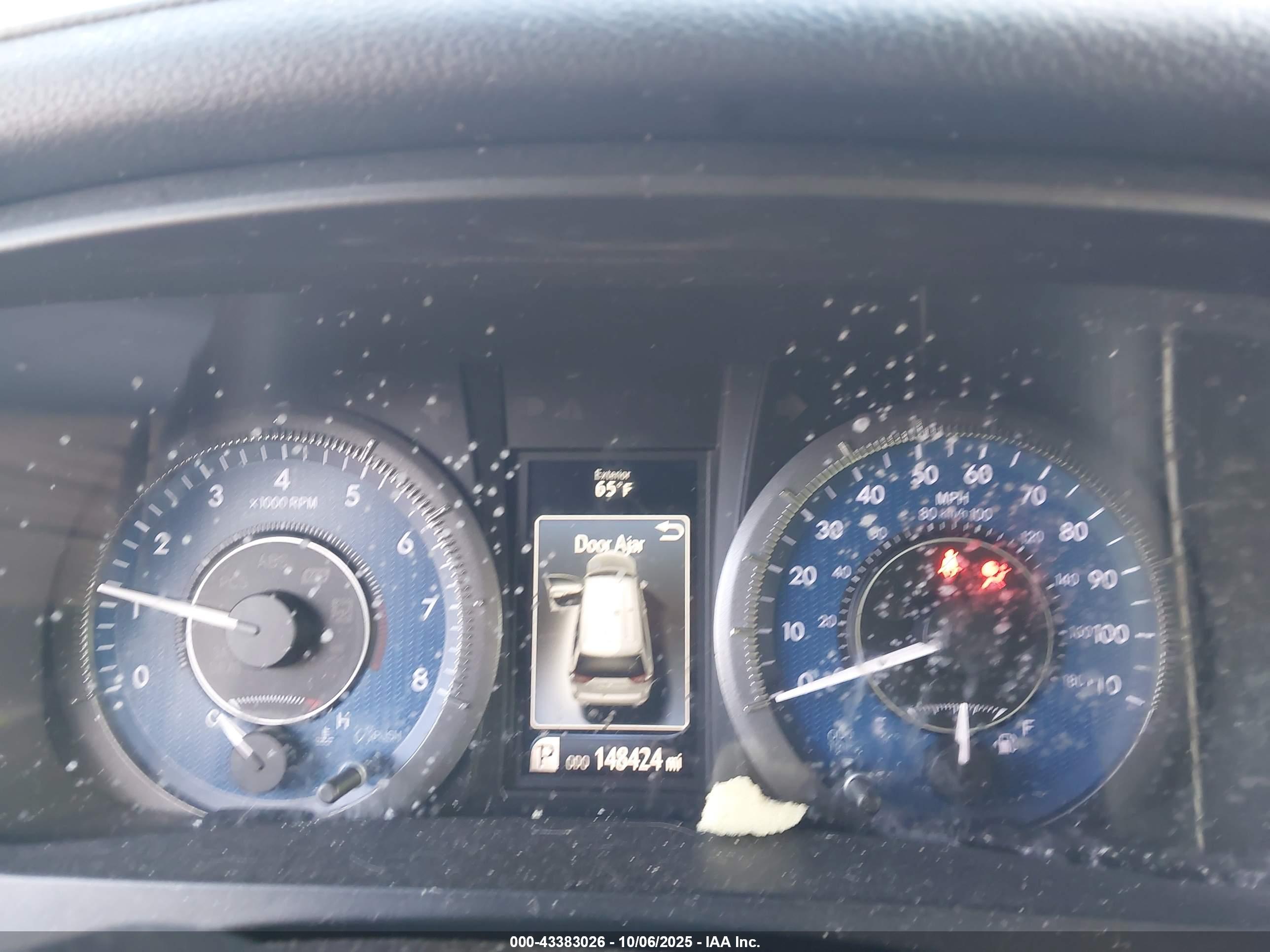 TOYOTA SIENNA image 7