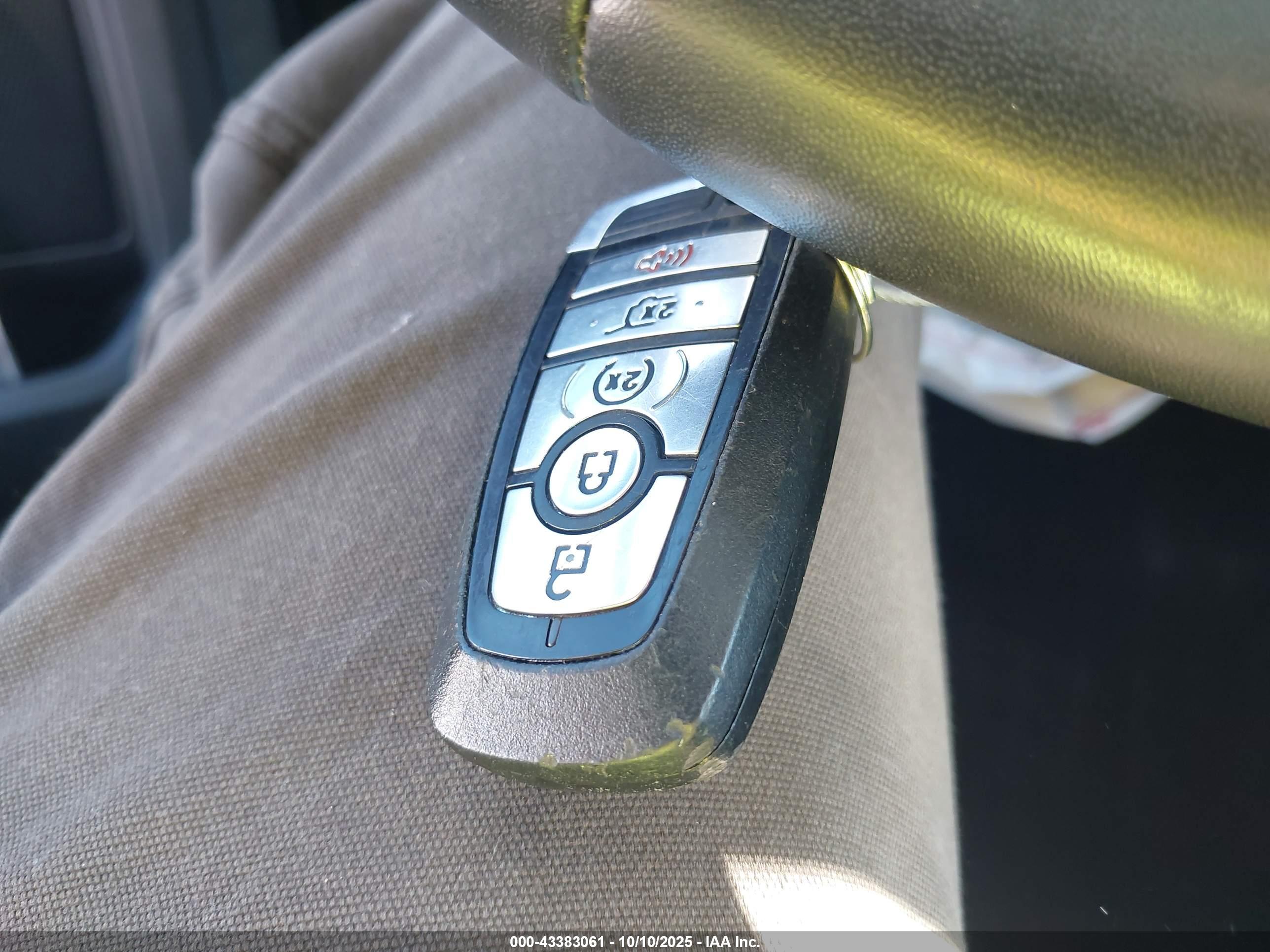 FORD ESCAPE image 11