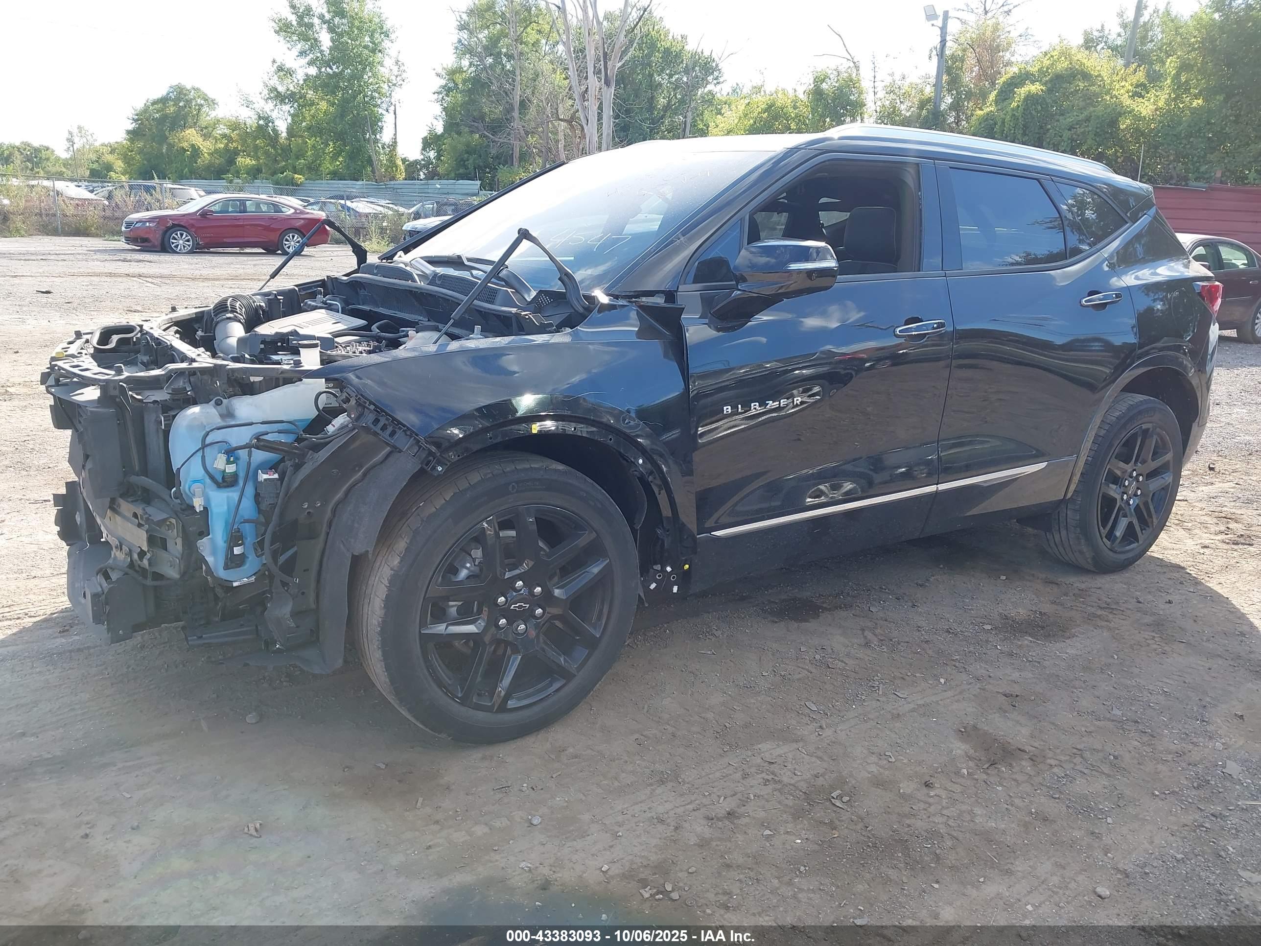 CHEVROLET BLAZER image 2