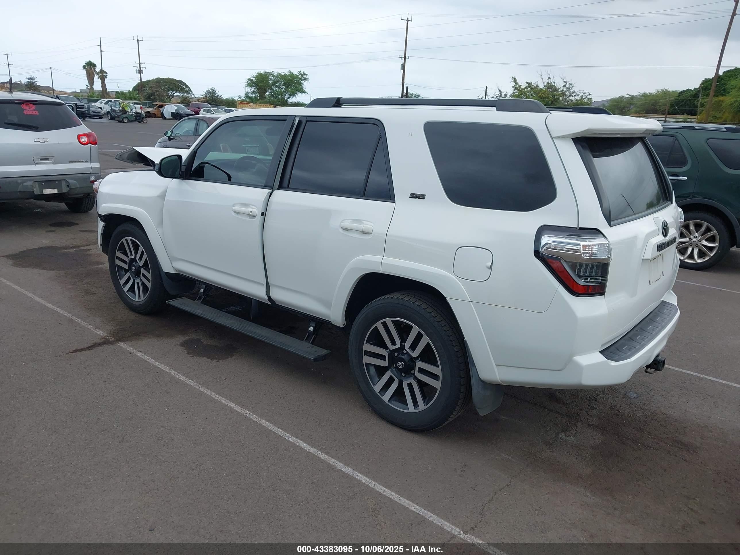 TOYOTA 4RUNNER image 3