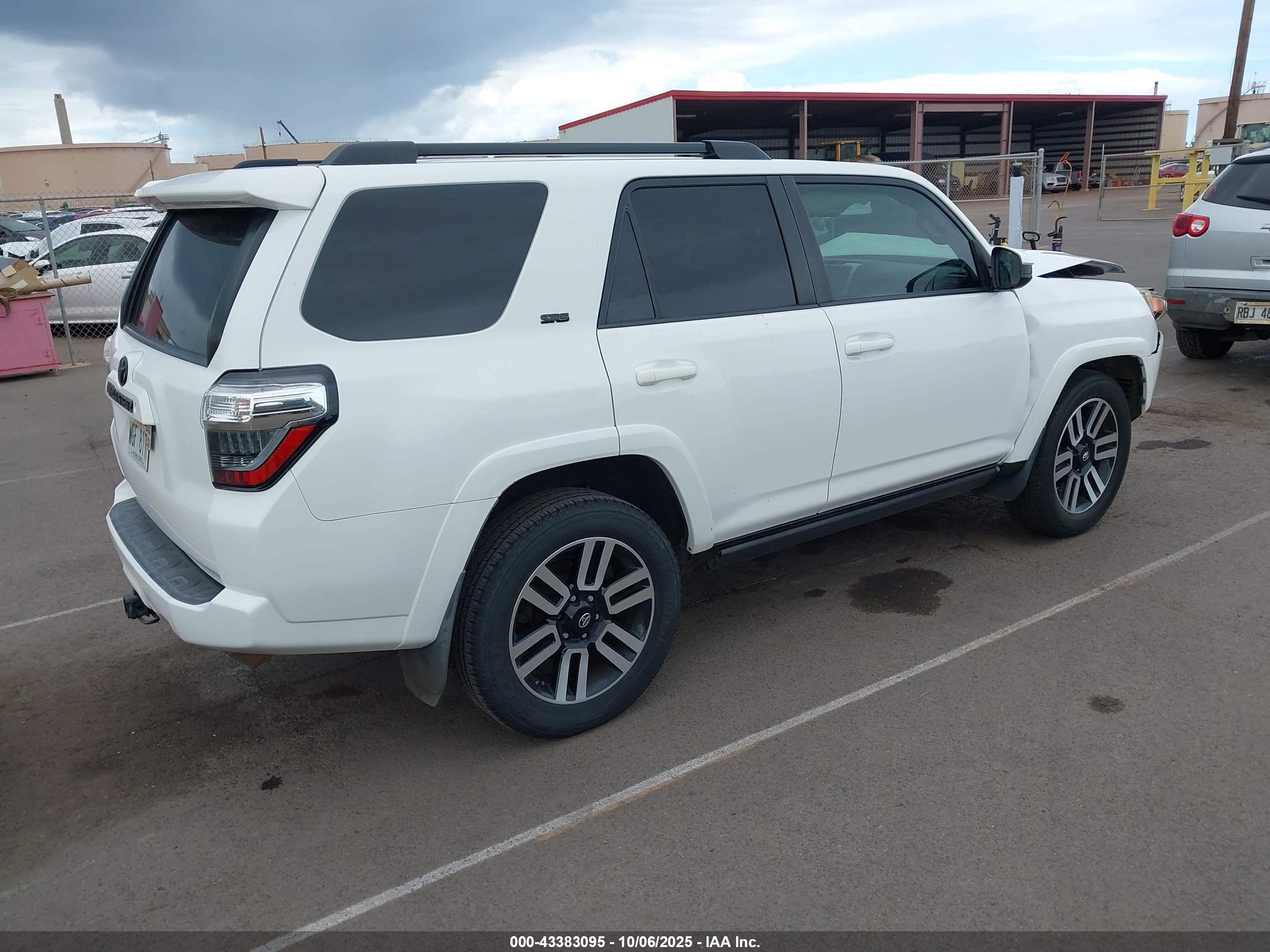 TOYOTA 4RUNNER image 4