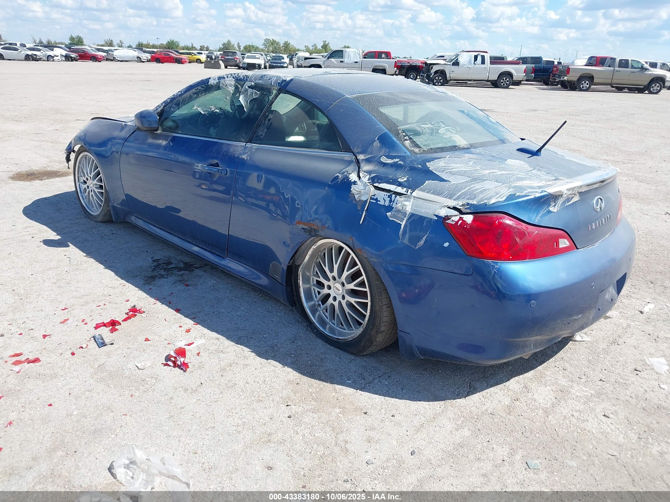 INFINITI G37 image 3