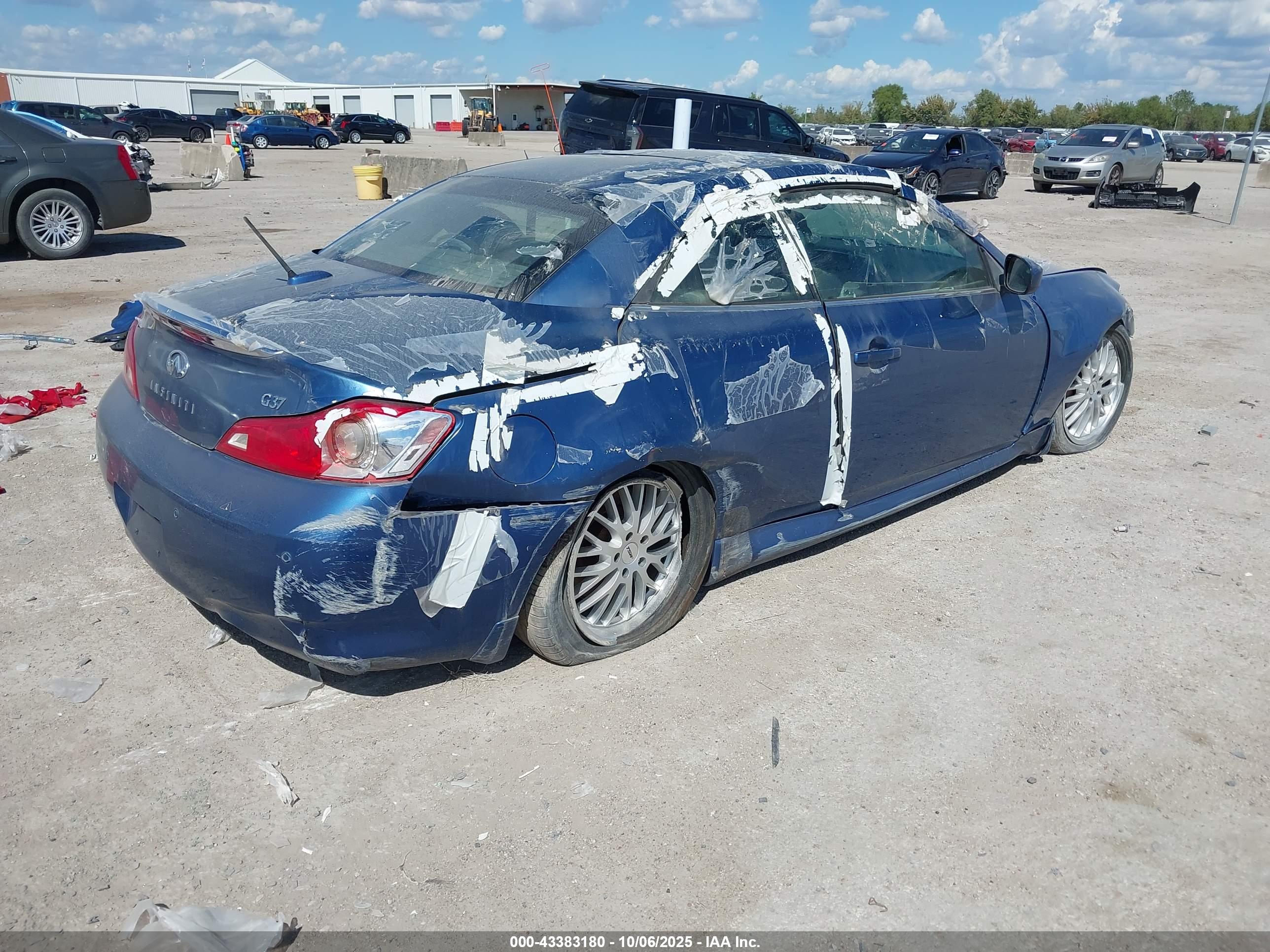 INFINITI G37 image 4