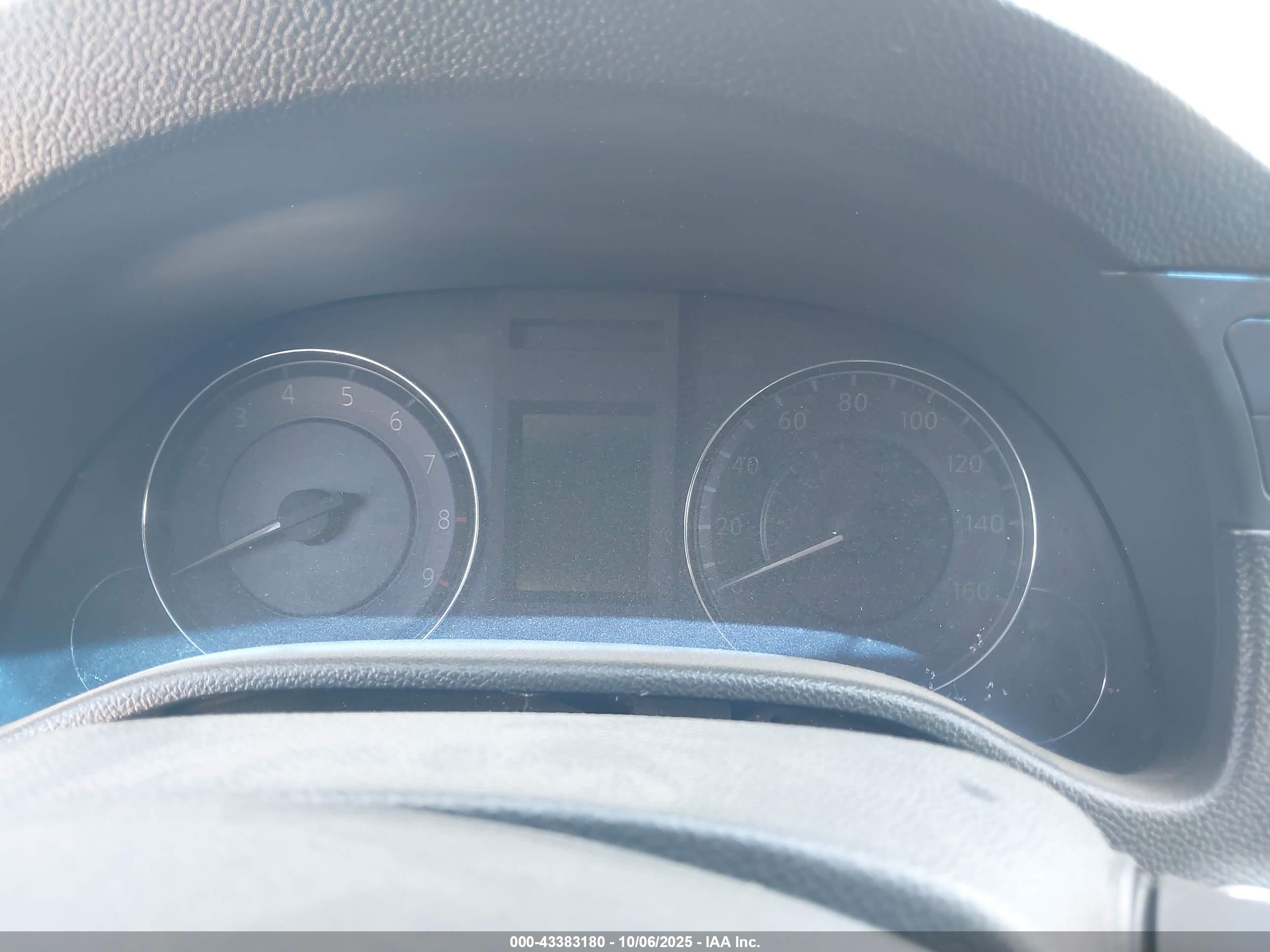 INFINITI G37 image 7