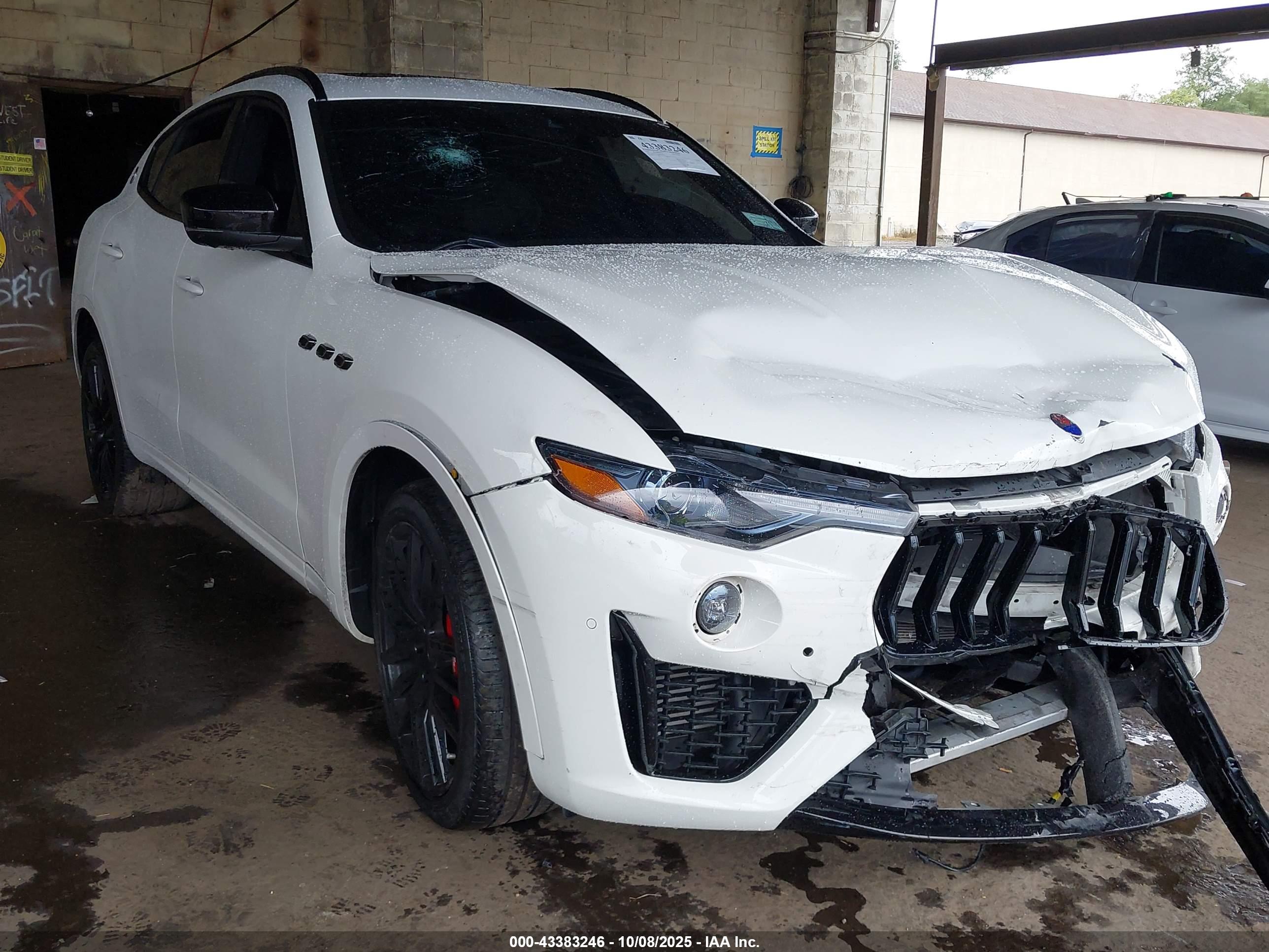 MASERATI LEVANTE image 6