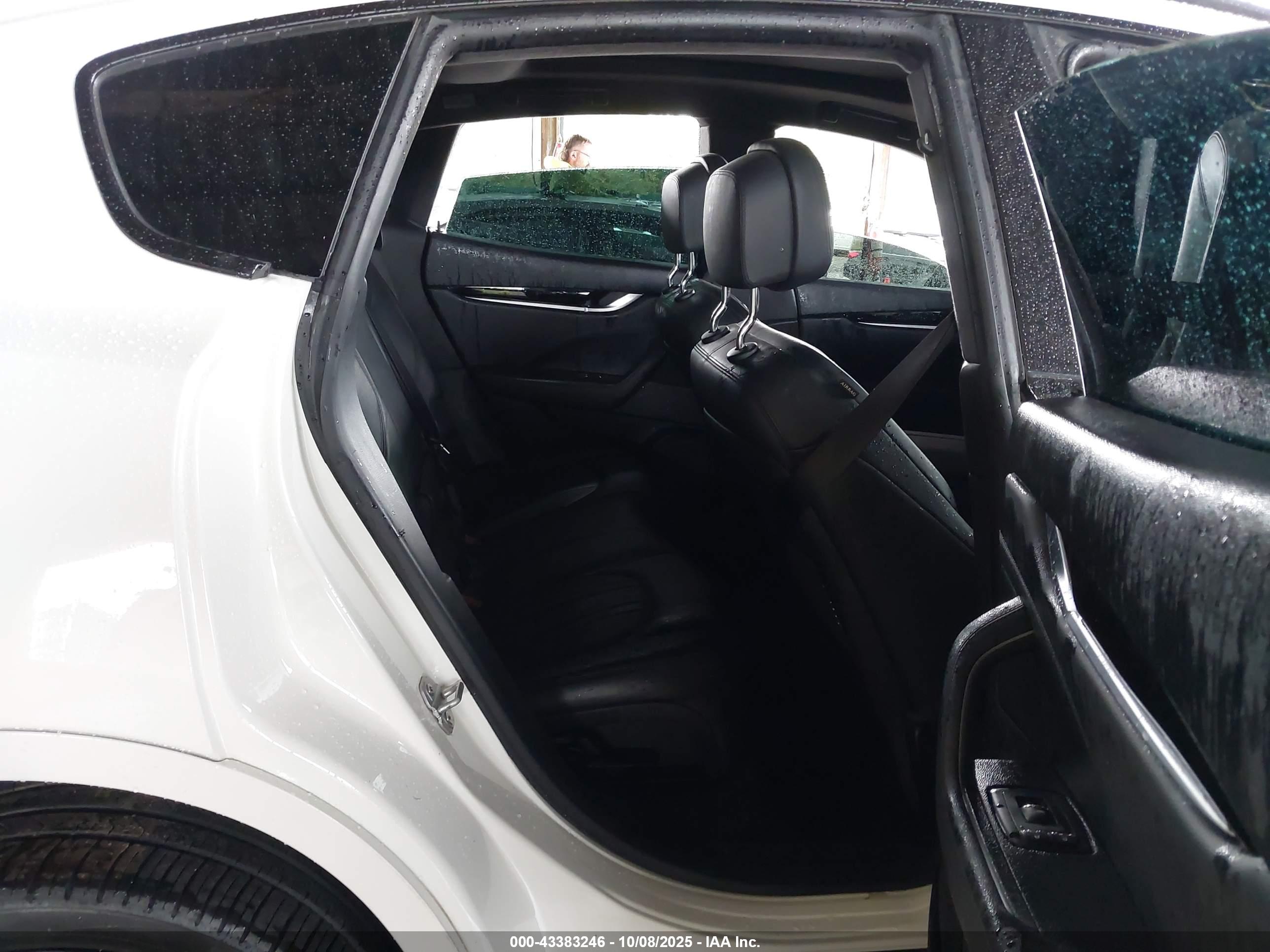 MASERATI LEVANTE image 8