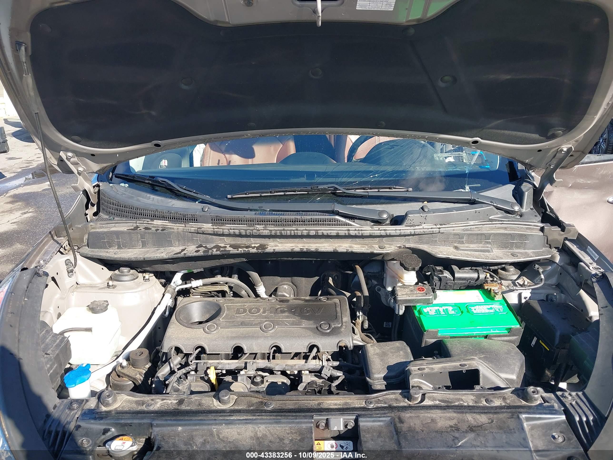 HYUNDAI TUCSON image 10