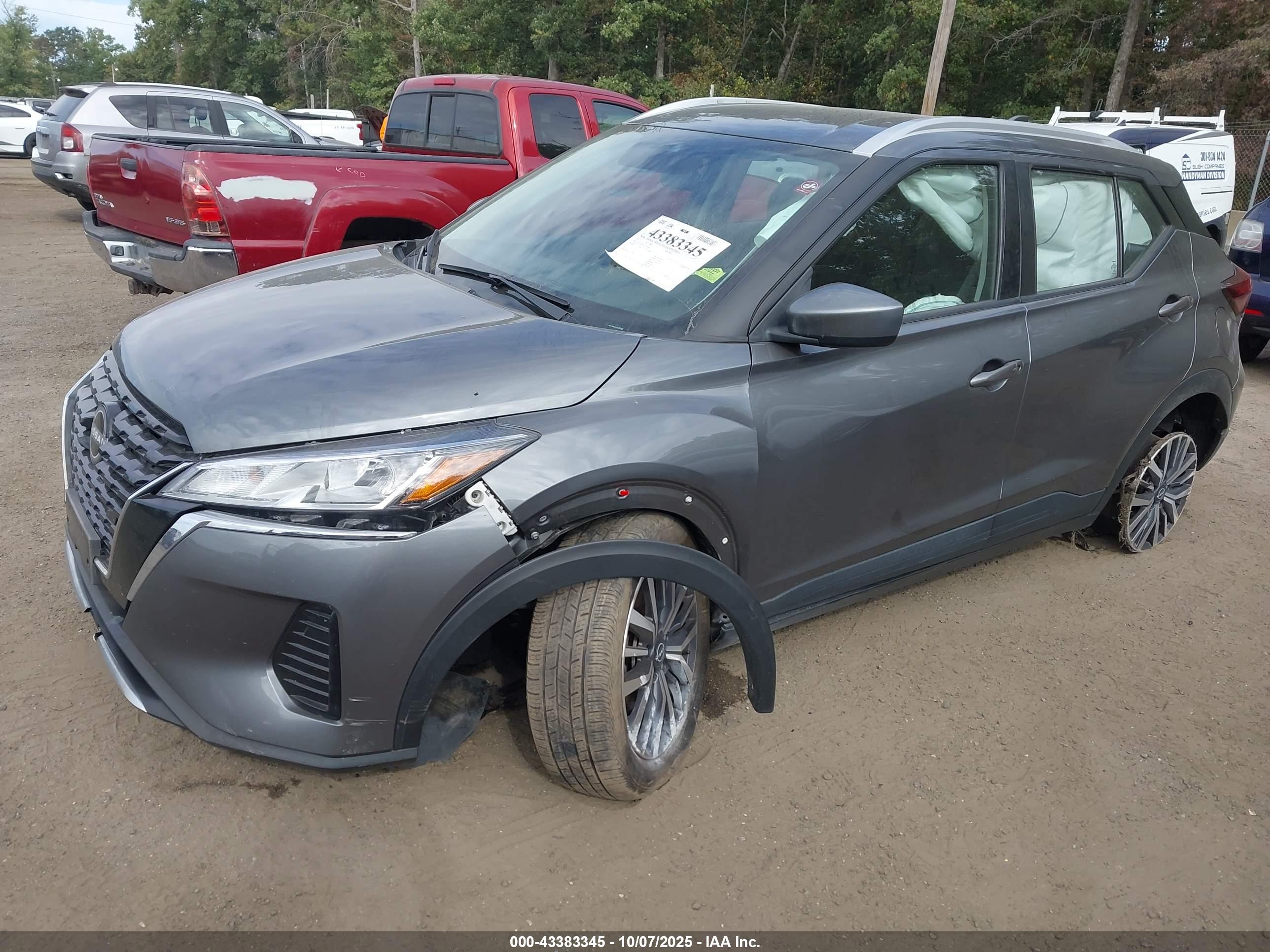 NISSAN KICKS image 2