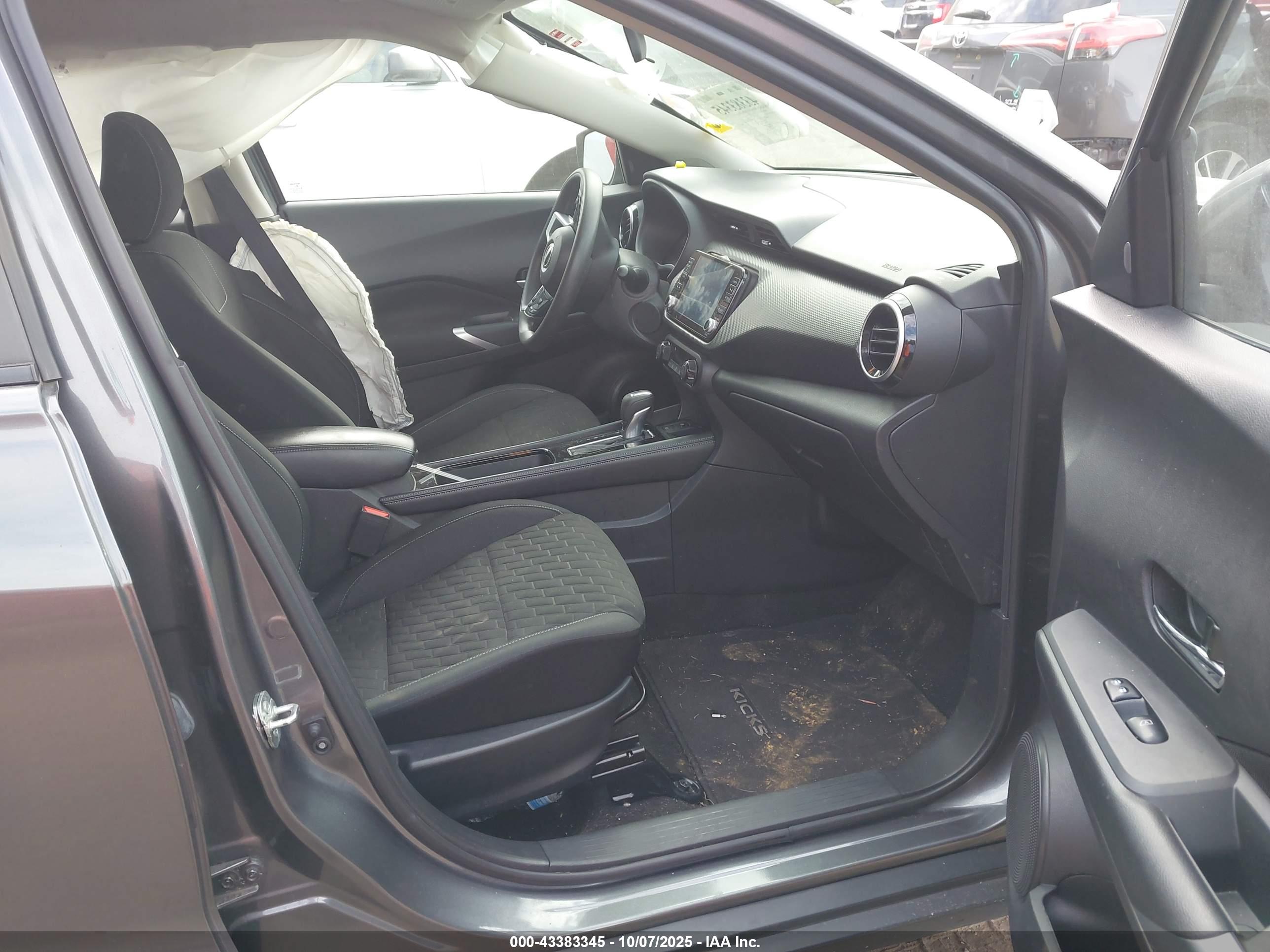 NISSAN KICKS image 5