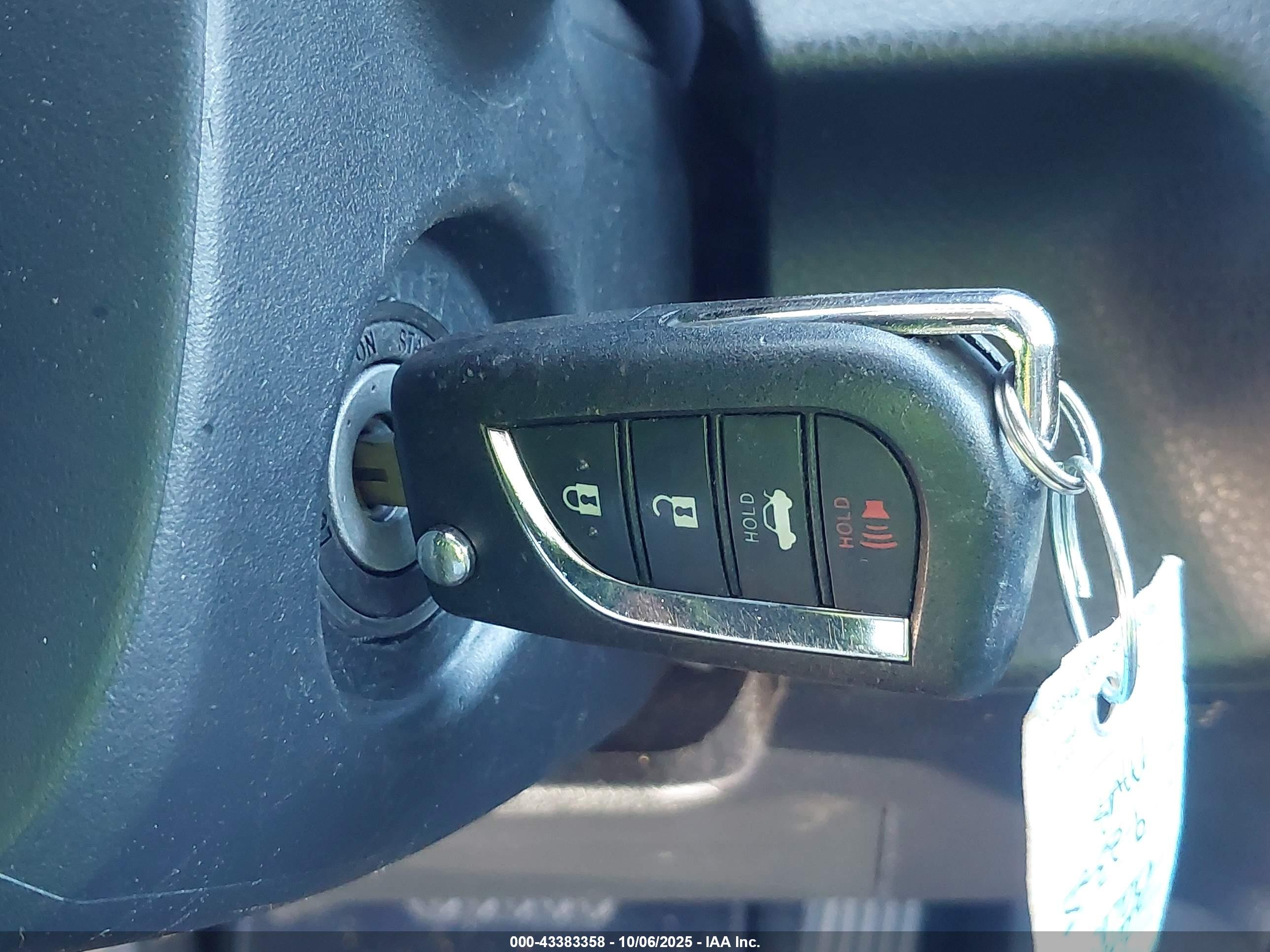 TOYOTA CAMRY image 11