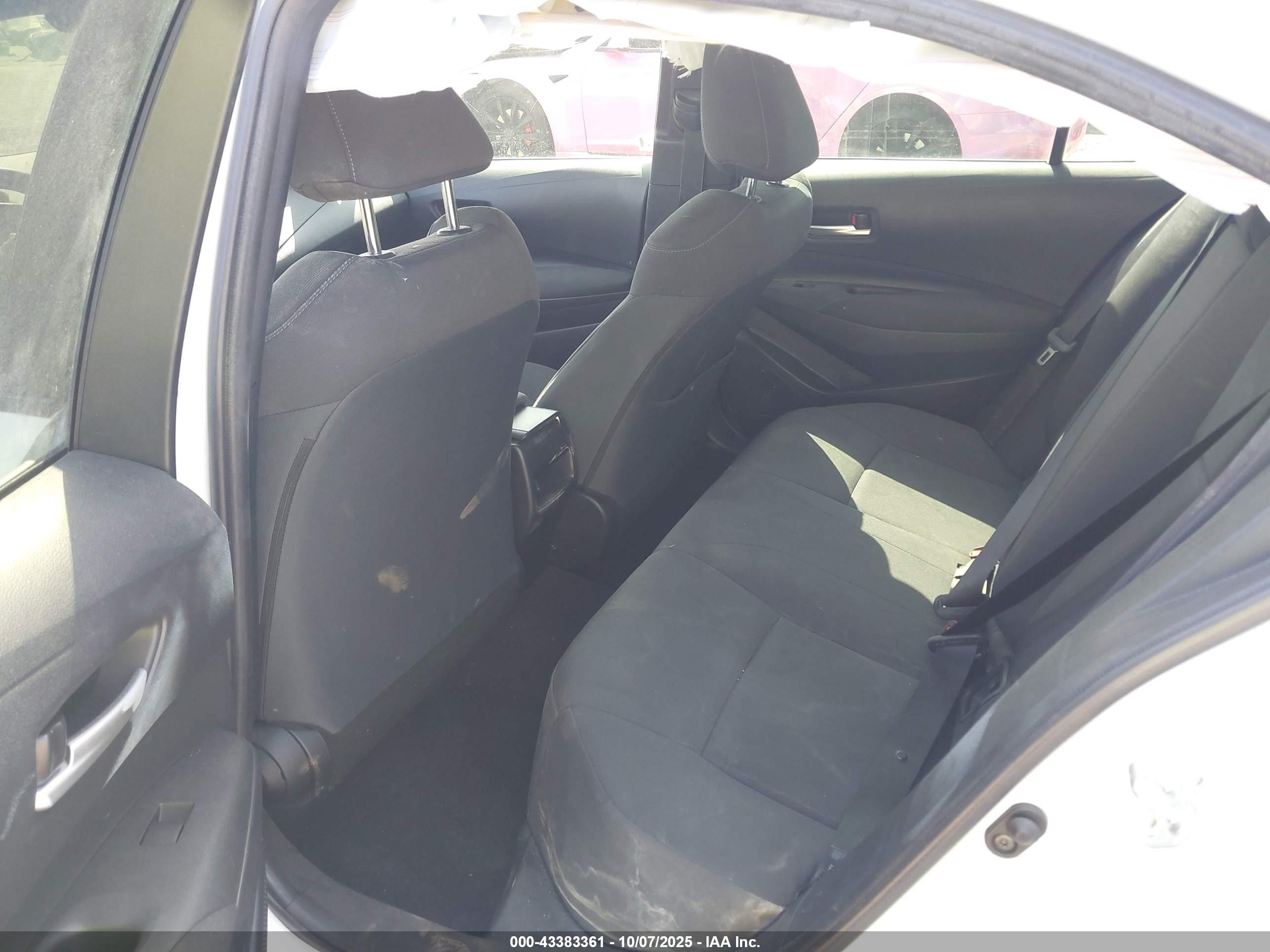 TOYOTA COROLLA image 8