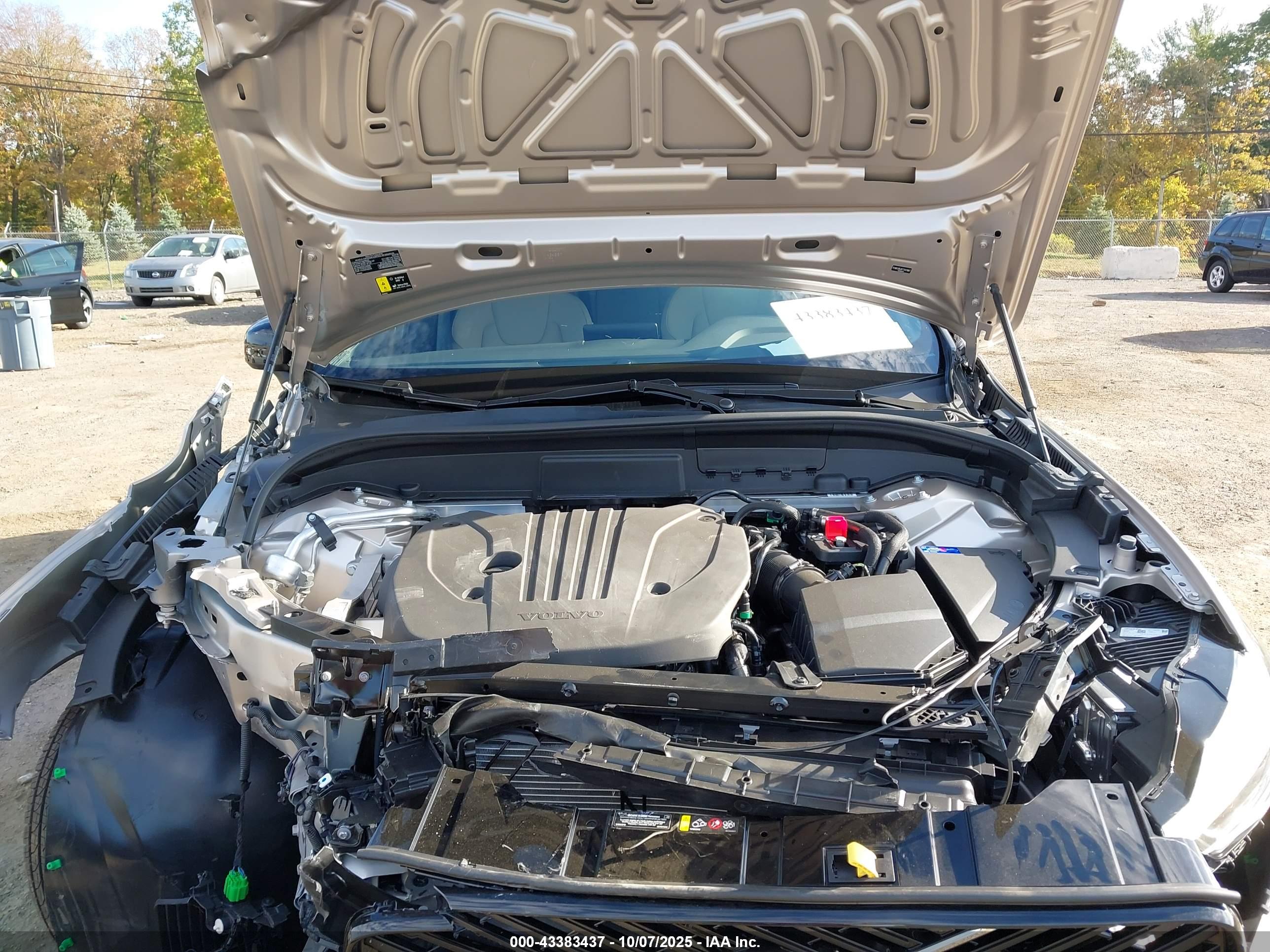 VOLVO XC60 image 10