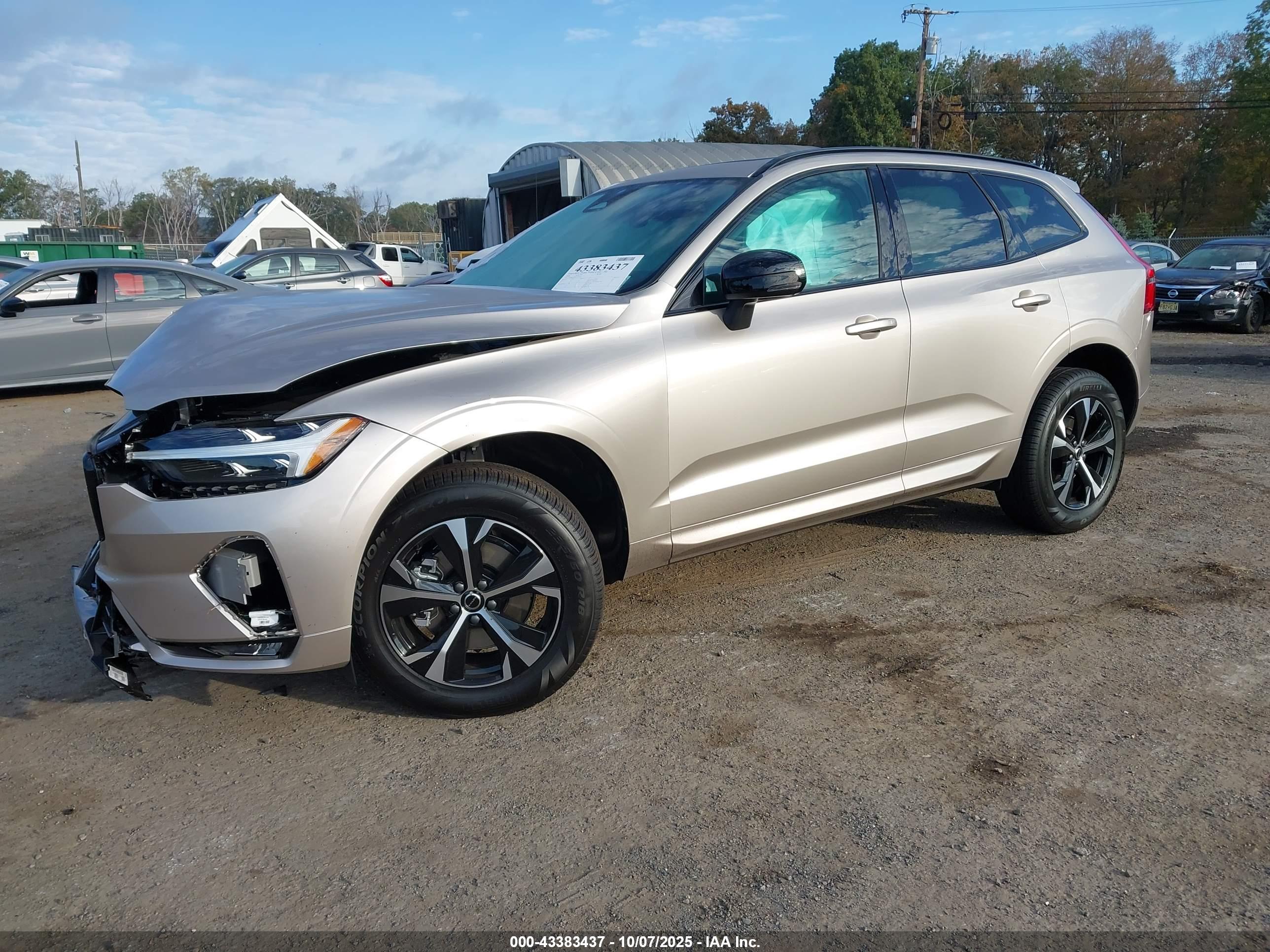 VOLVO XC60 image 2