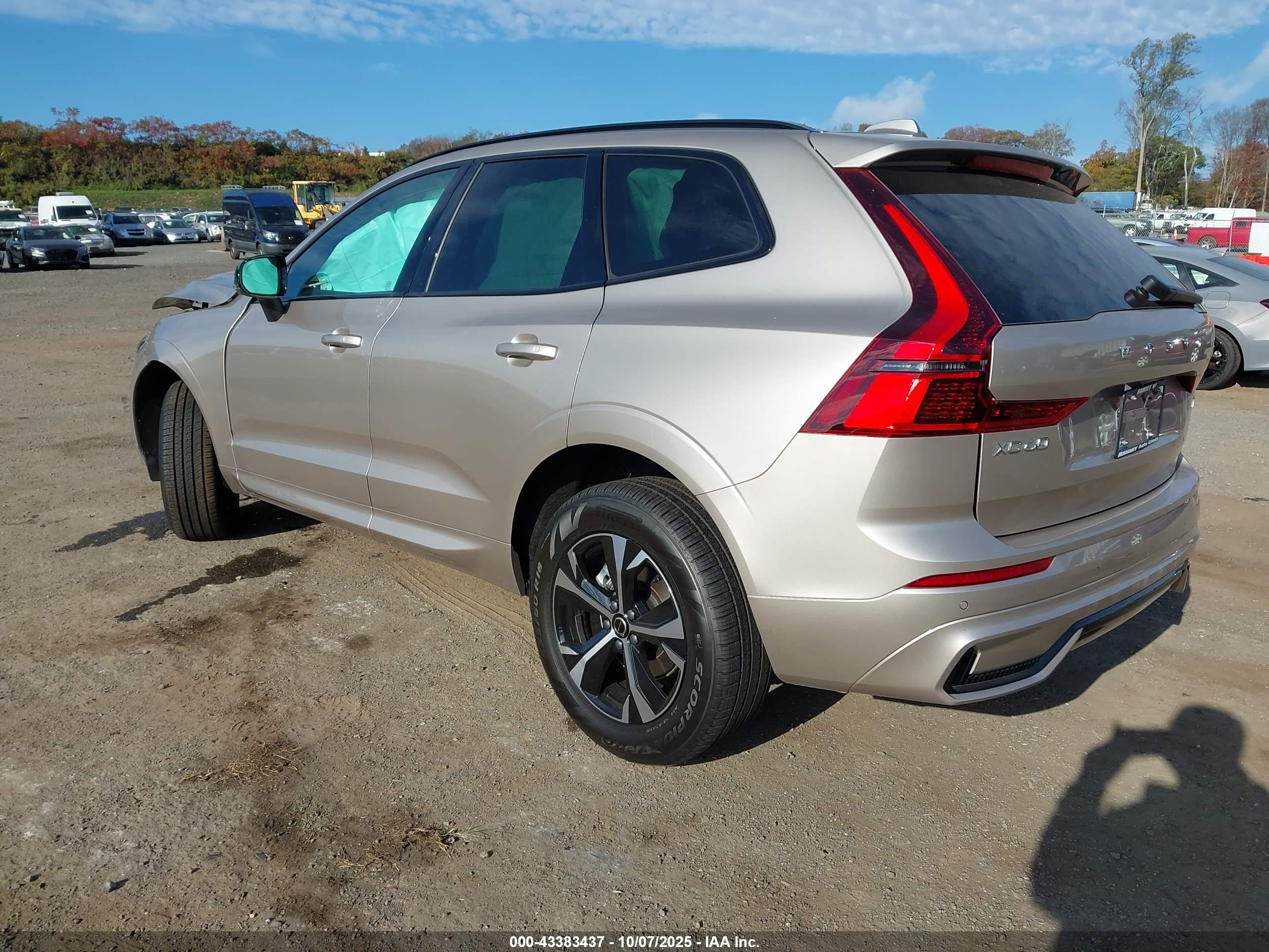 VOLVO XC60 image 3