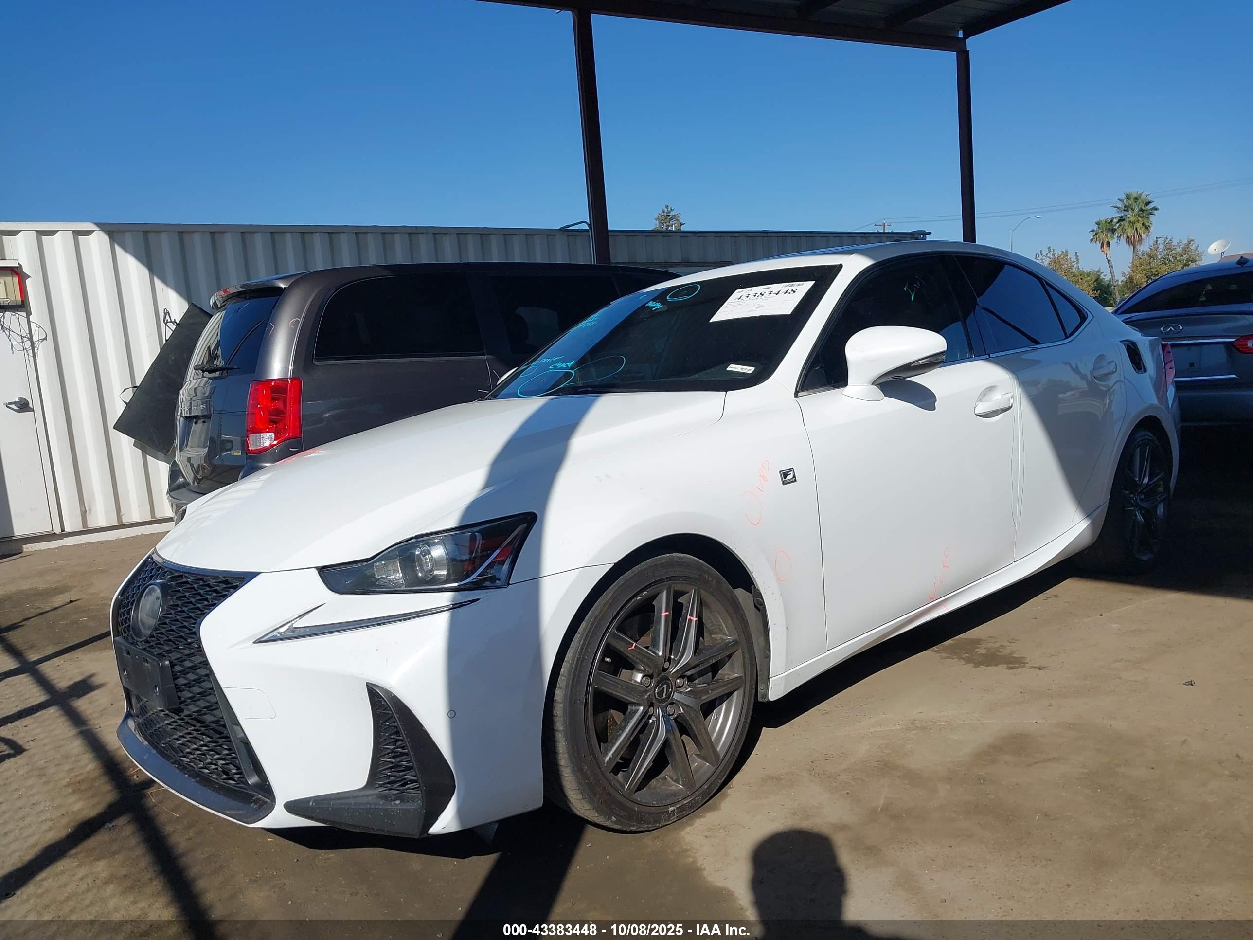 LEXUS IS image 2