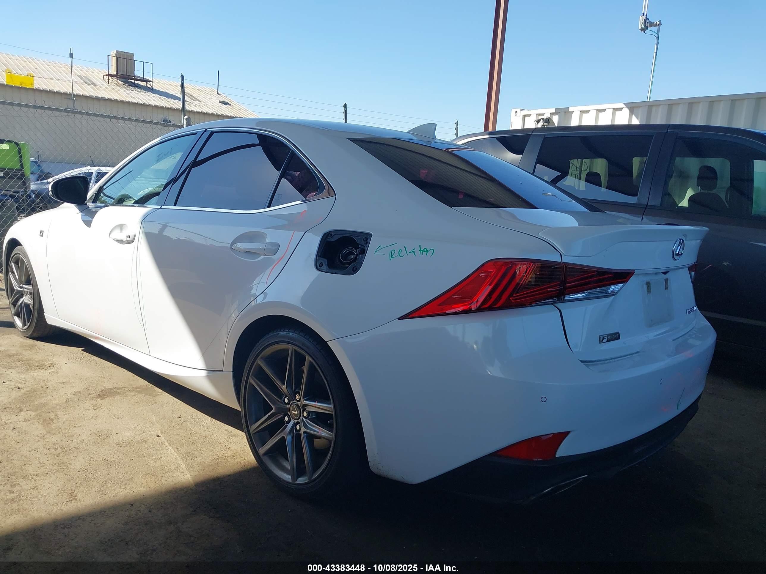 LEXUS IS image 3