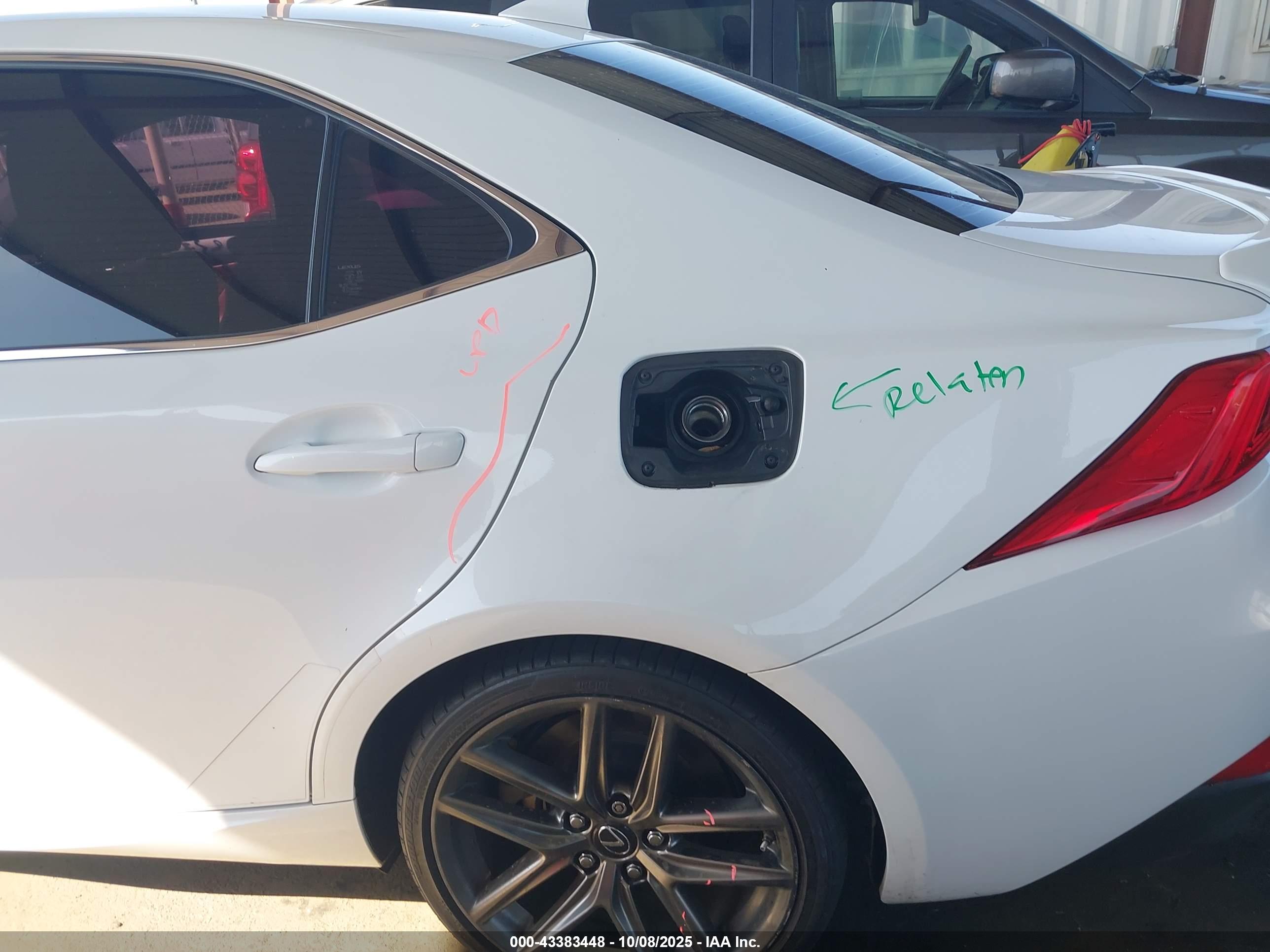 LEXUS IS image 6