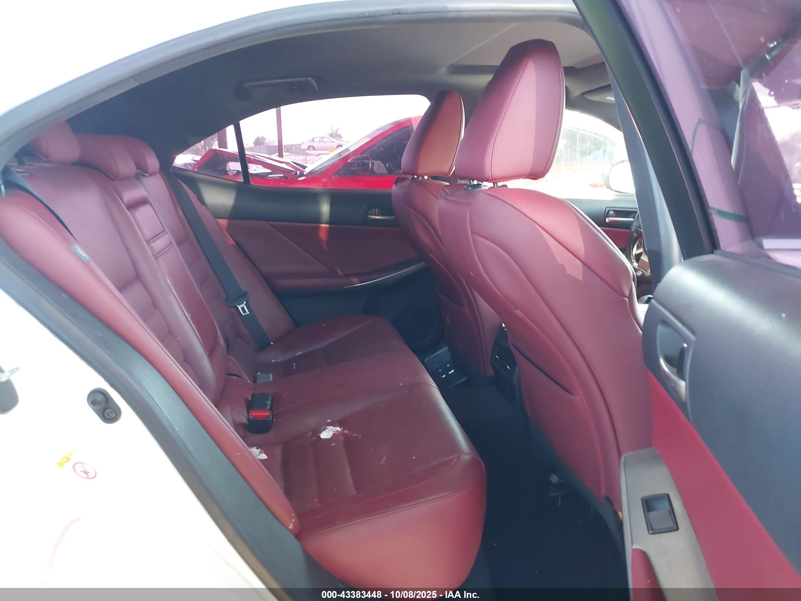 LEXUS IS image 8