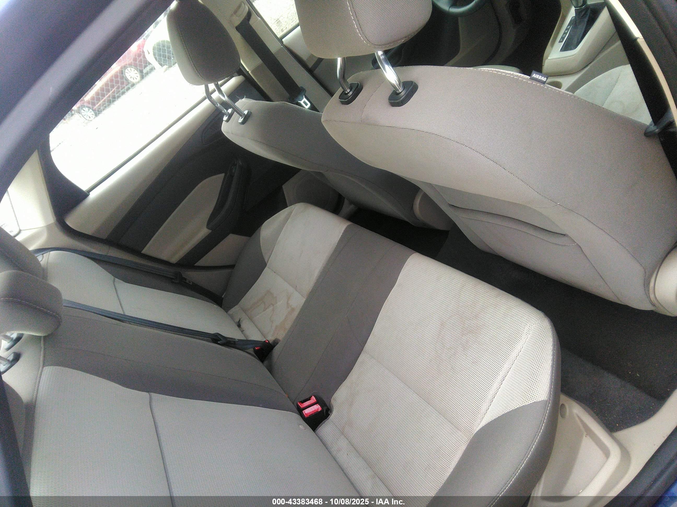 FORD FOCUS image 8