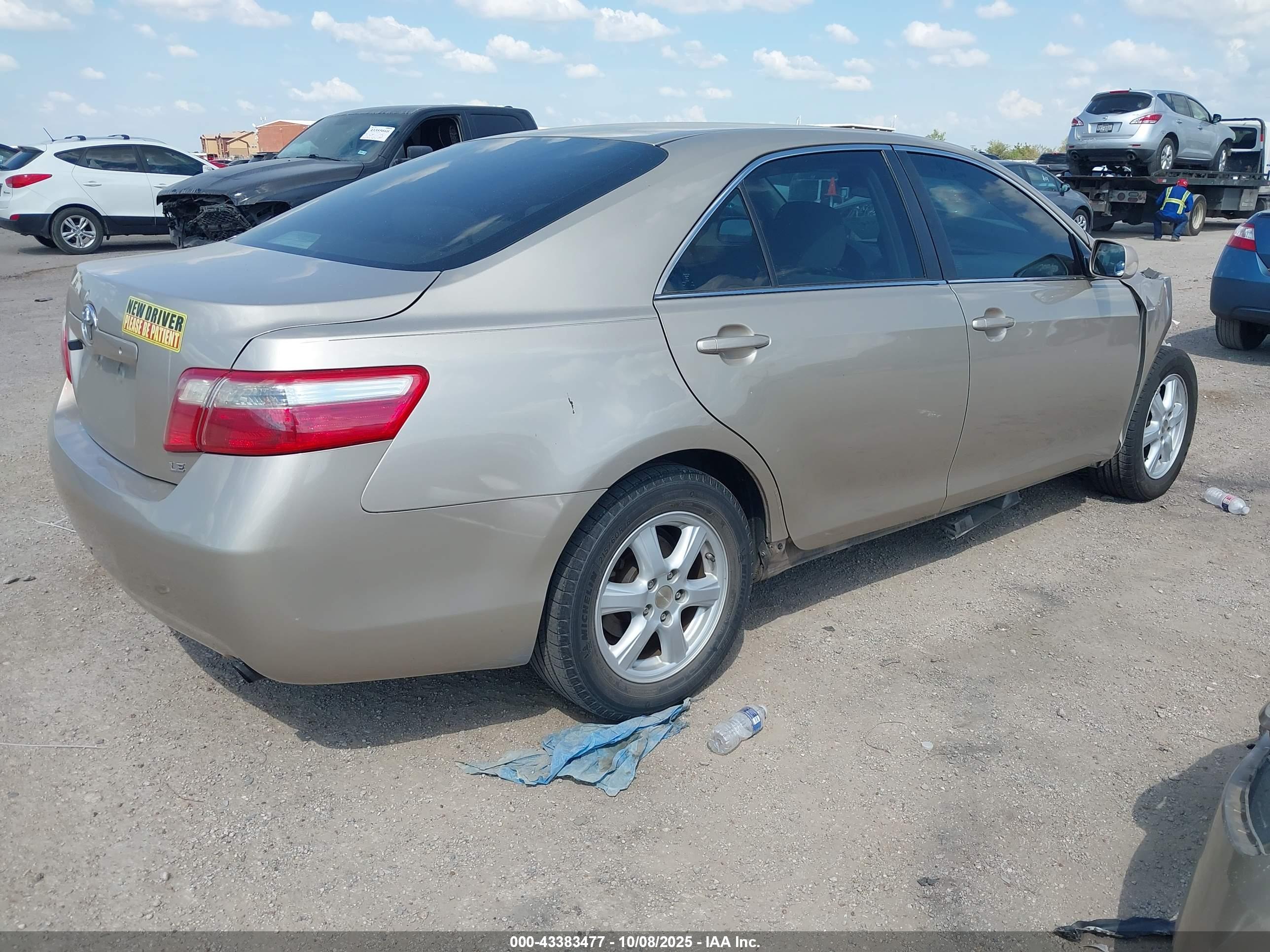 TOYOTA CAMRY image 4