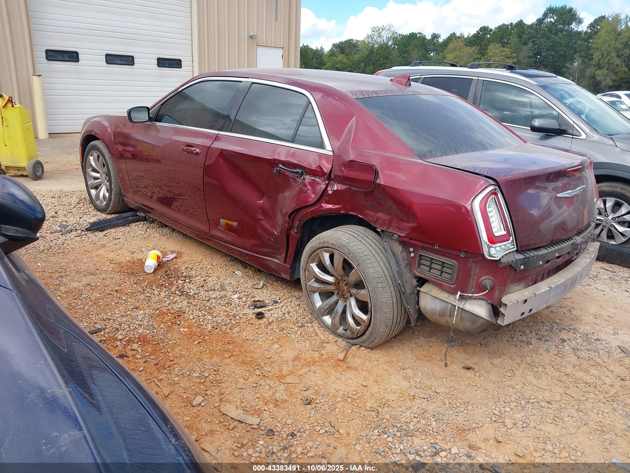 CHRYSLER 300 image 3