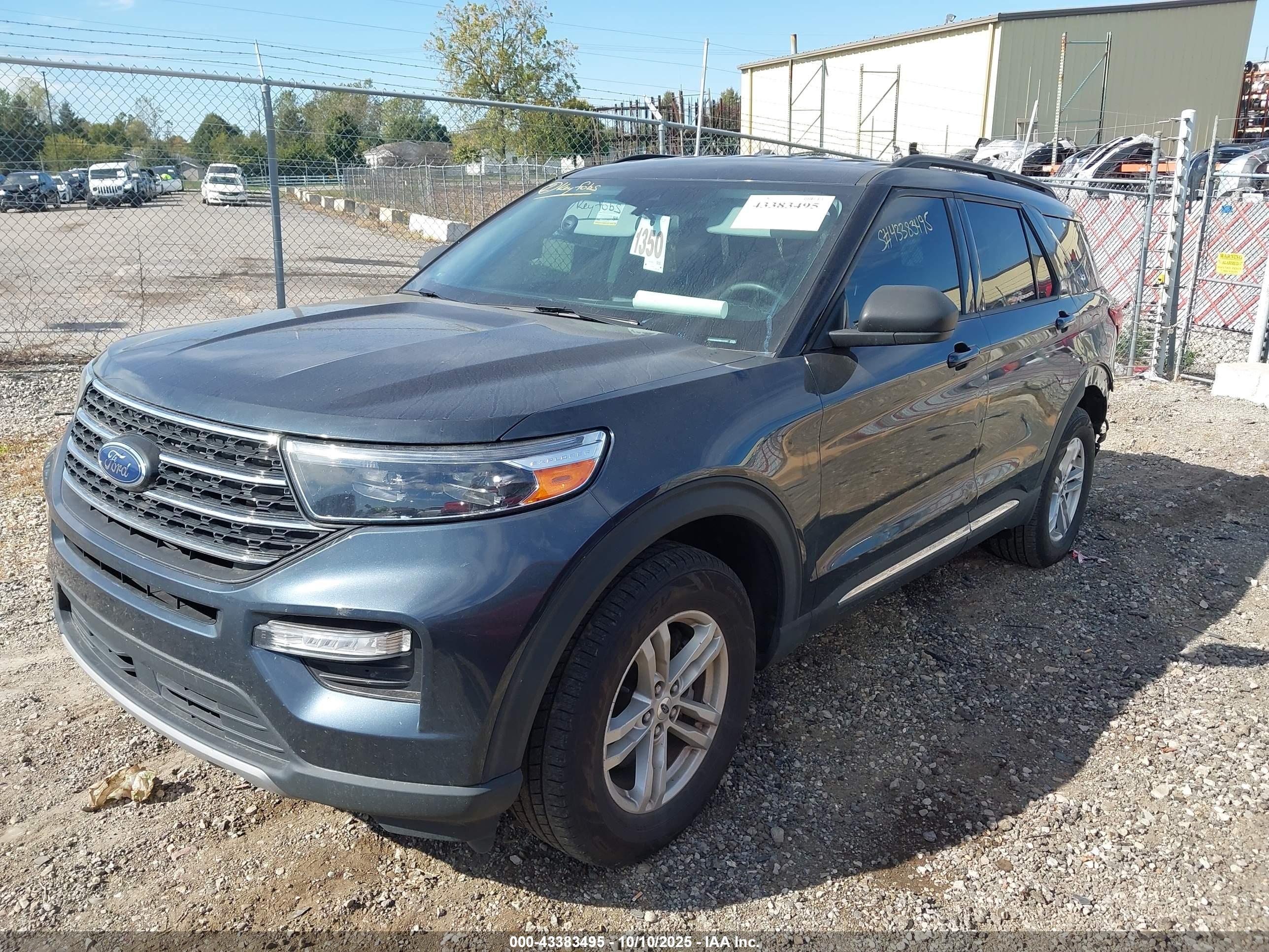FORD EXPLORER image 2