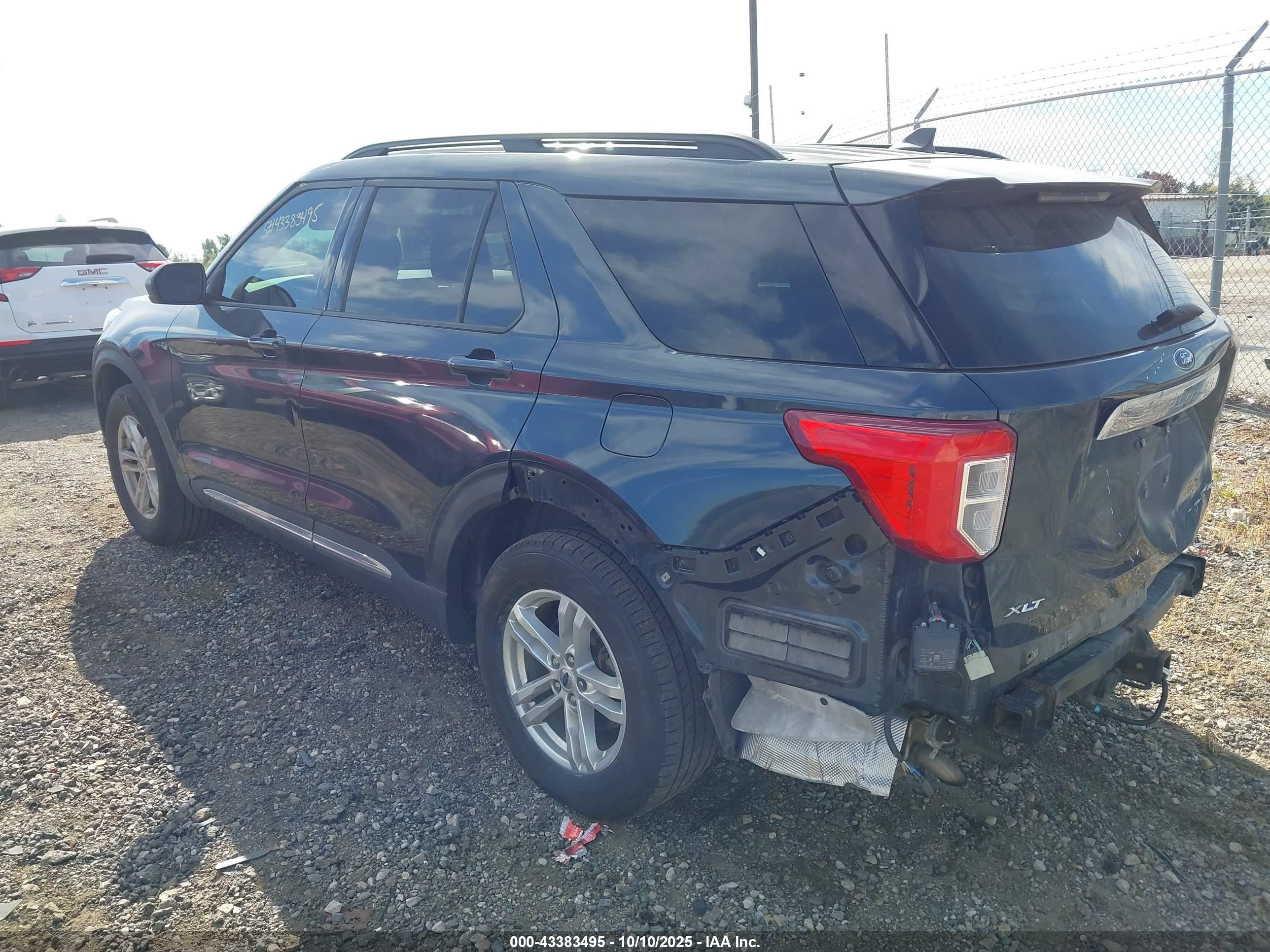 FORD EXPLORER image 3