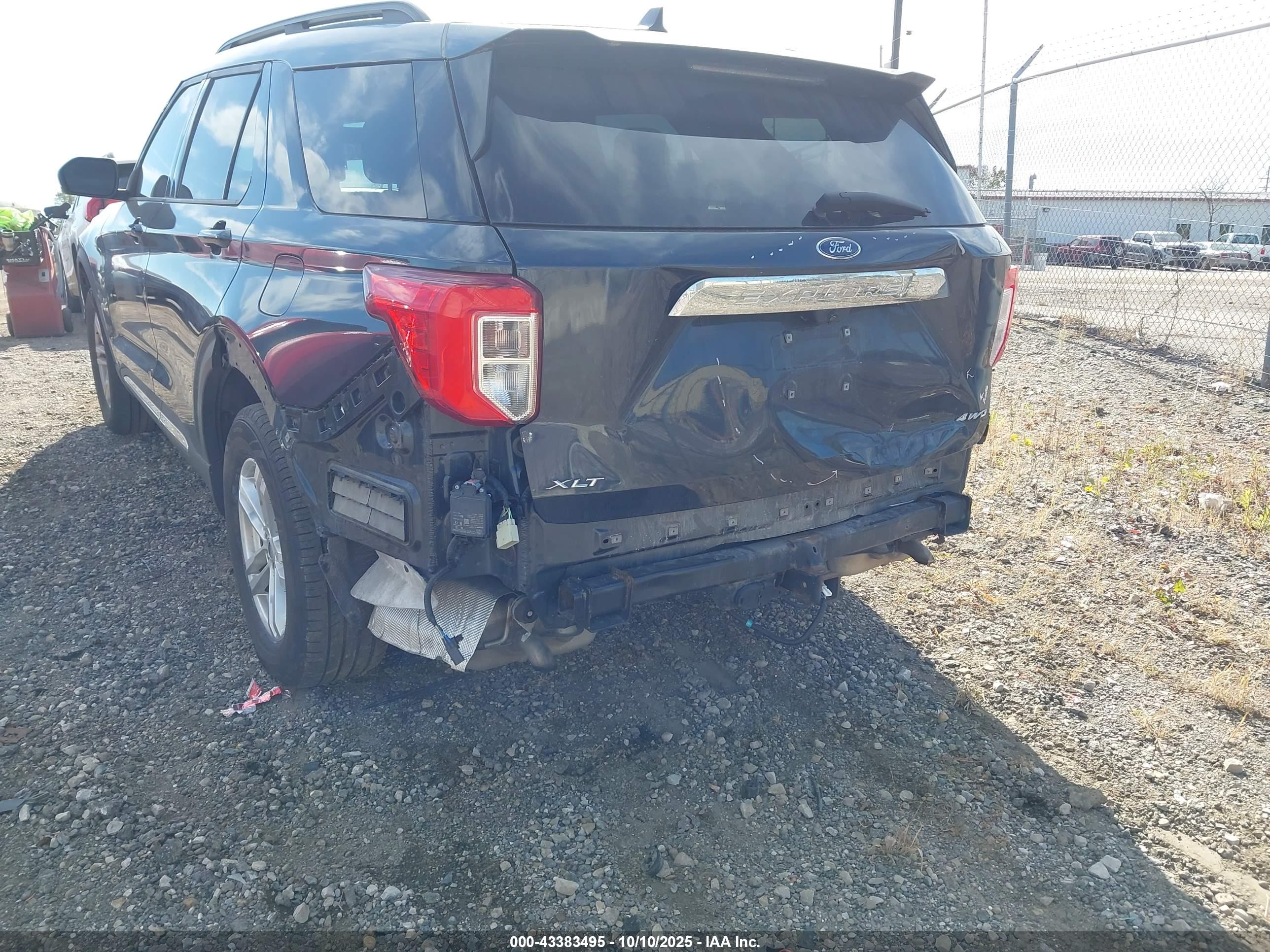 FORD EXPLORER image 6