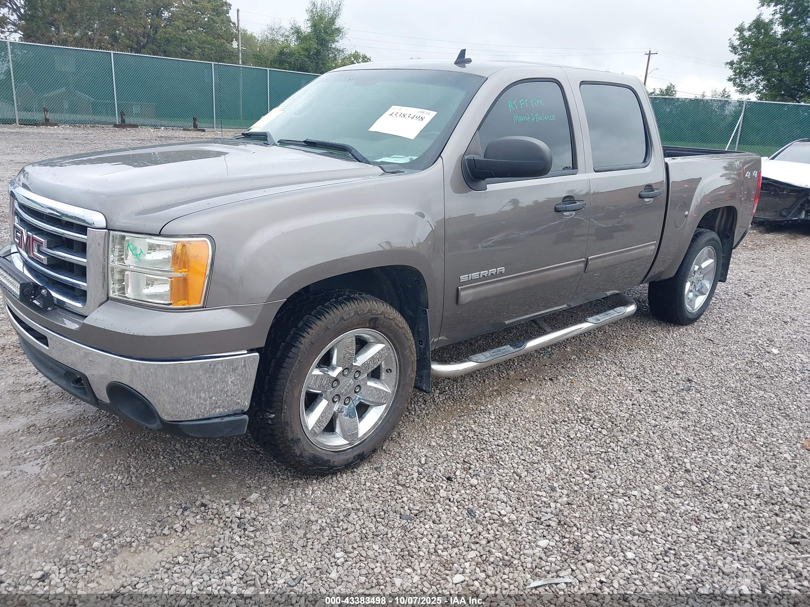 GMC SIERRA image 2