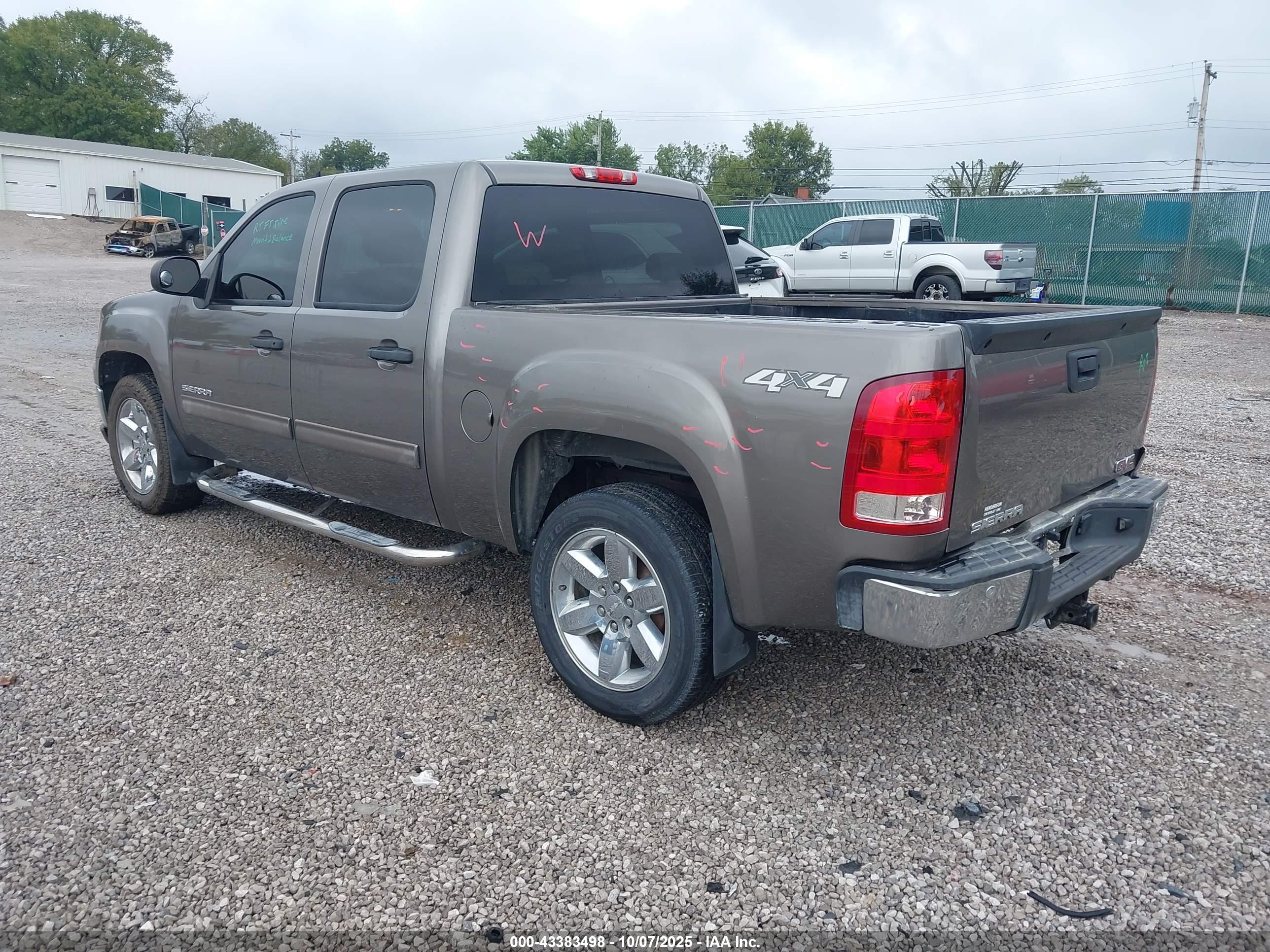 GMC SIERRA image 3