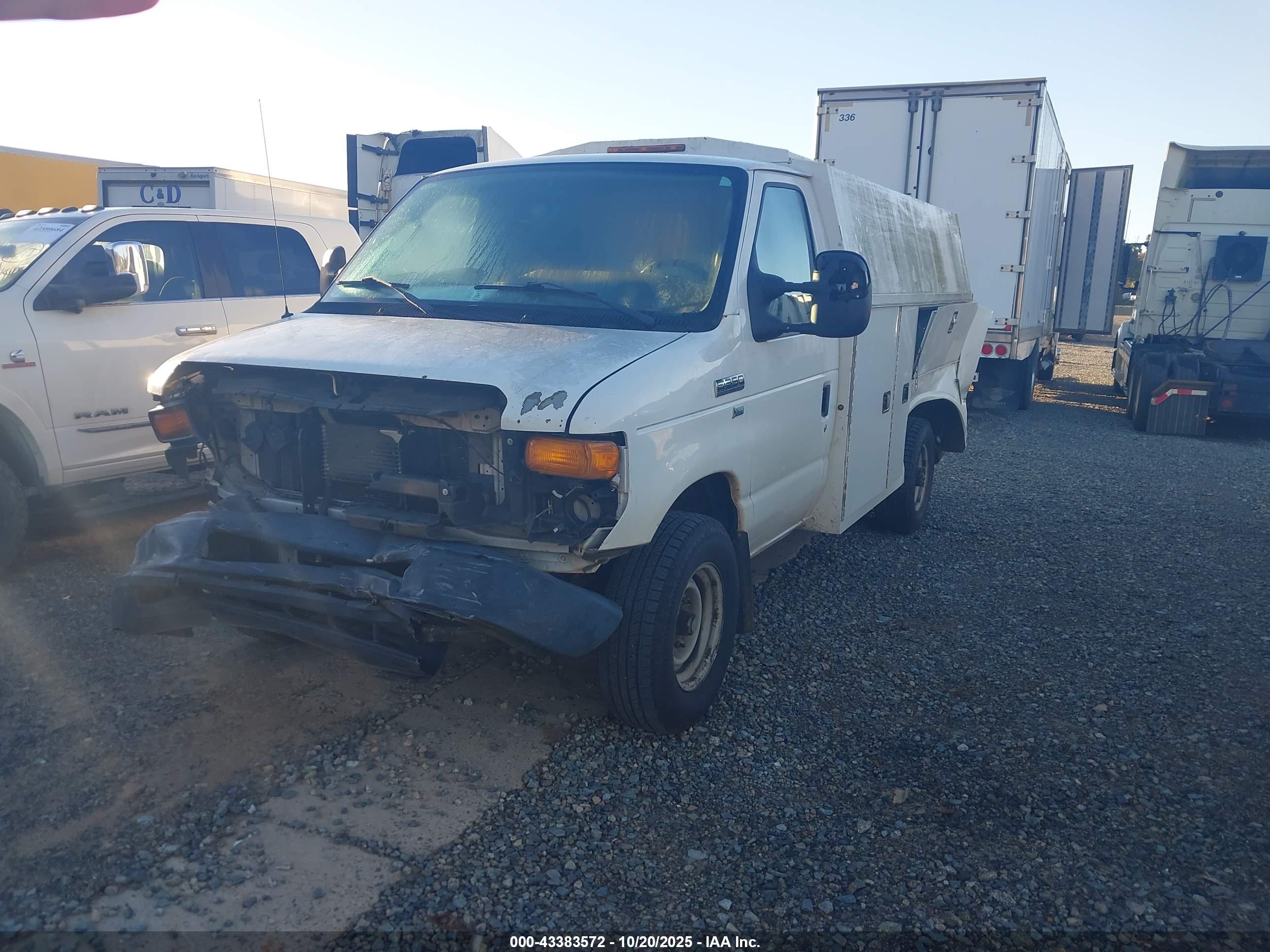 FORD E-350 image 2