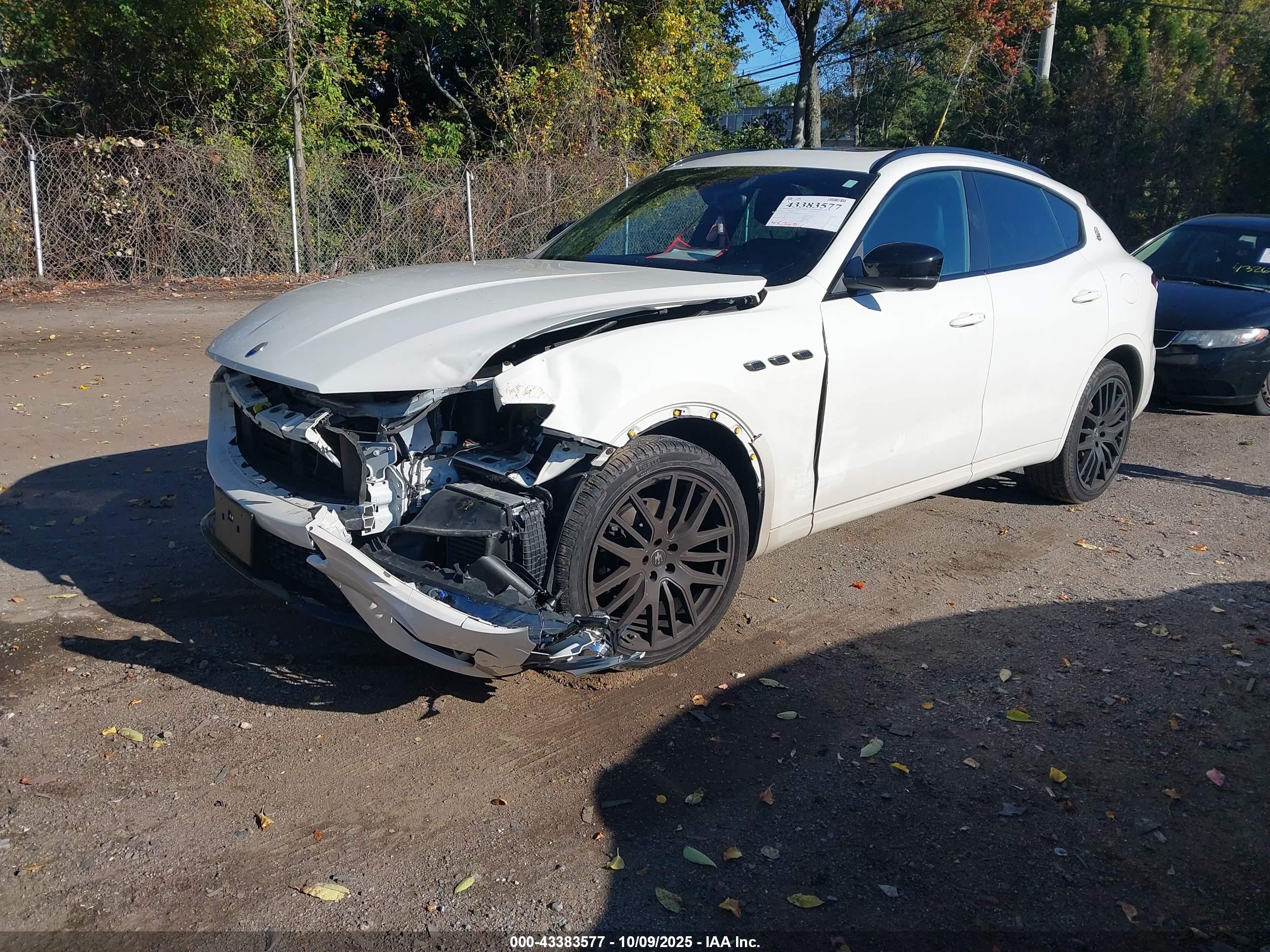 MASERATI LEVANTE image 2