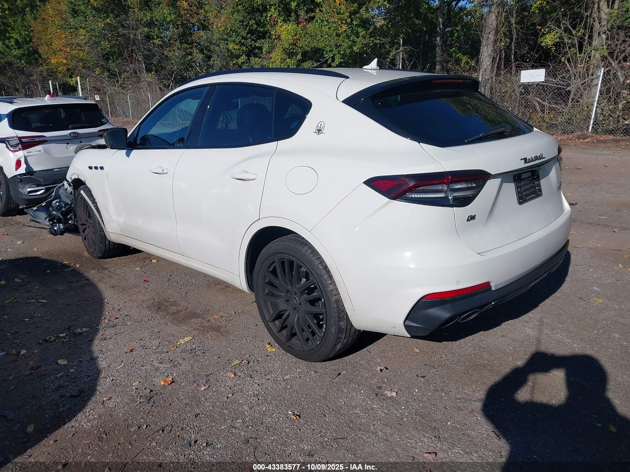 MASERATI LEVANTE image 3